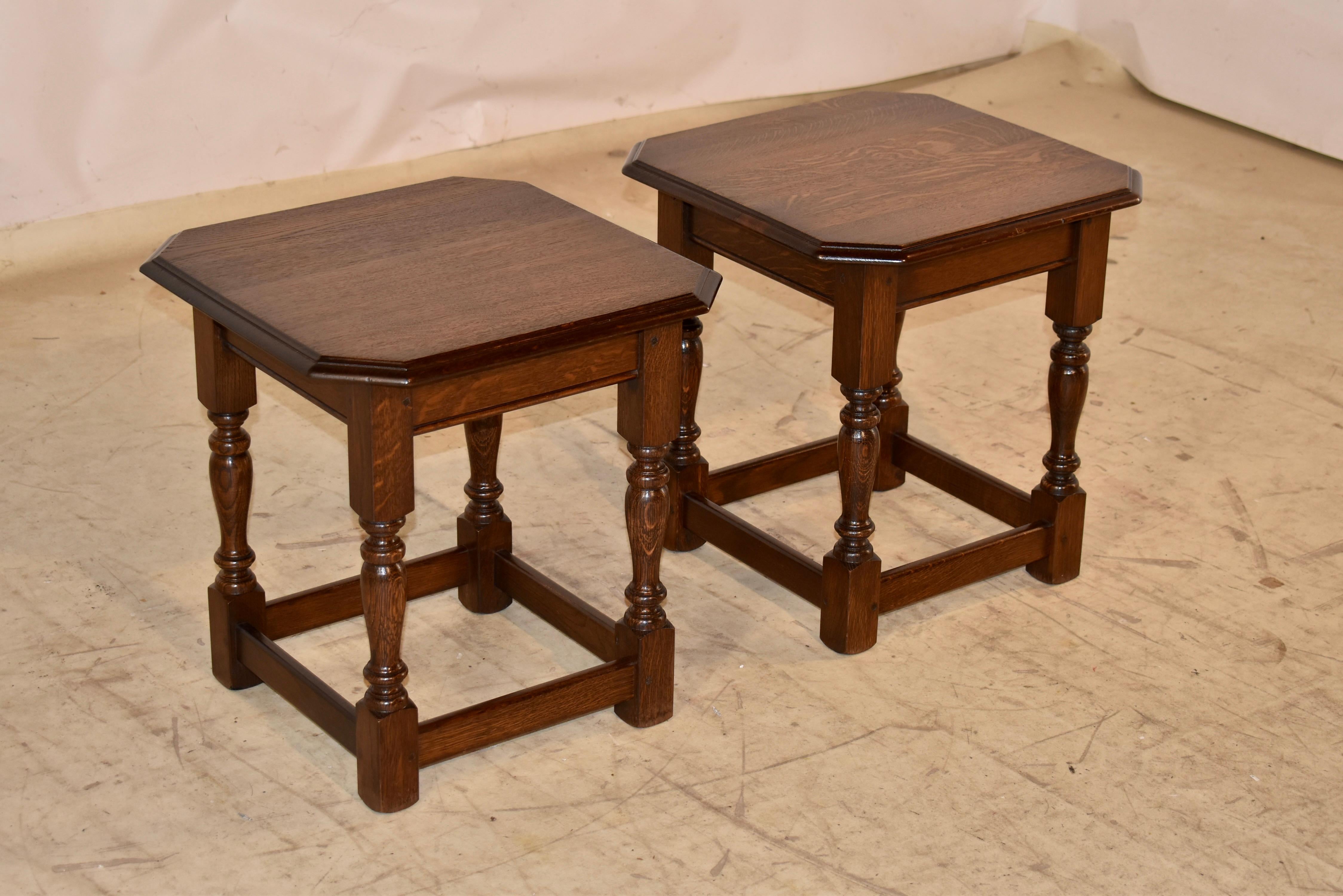 Pair of English Oak Side Tables, Circa 1900 In Good Condition For Sale In High Point, NC