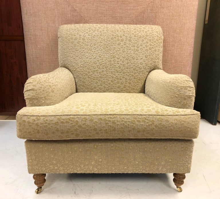 Pair Of English Oversized Upholstered Lounge Chairs For Sale At