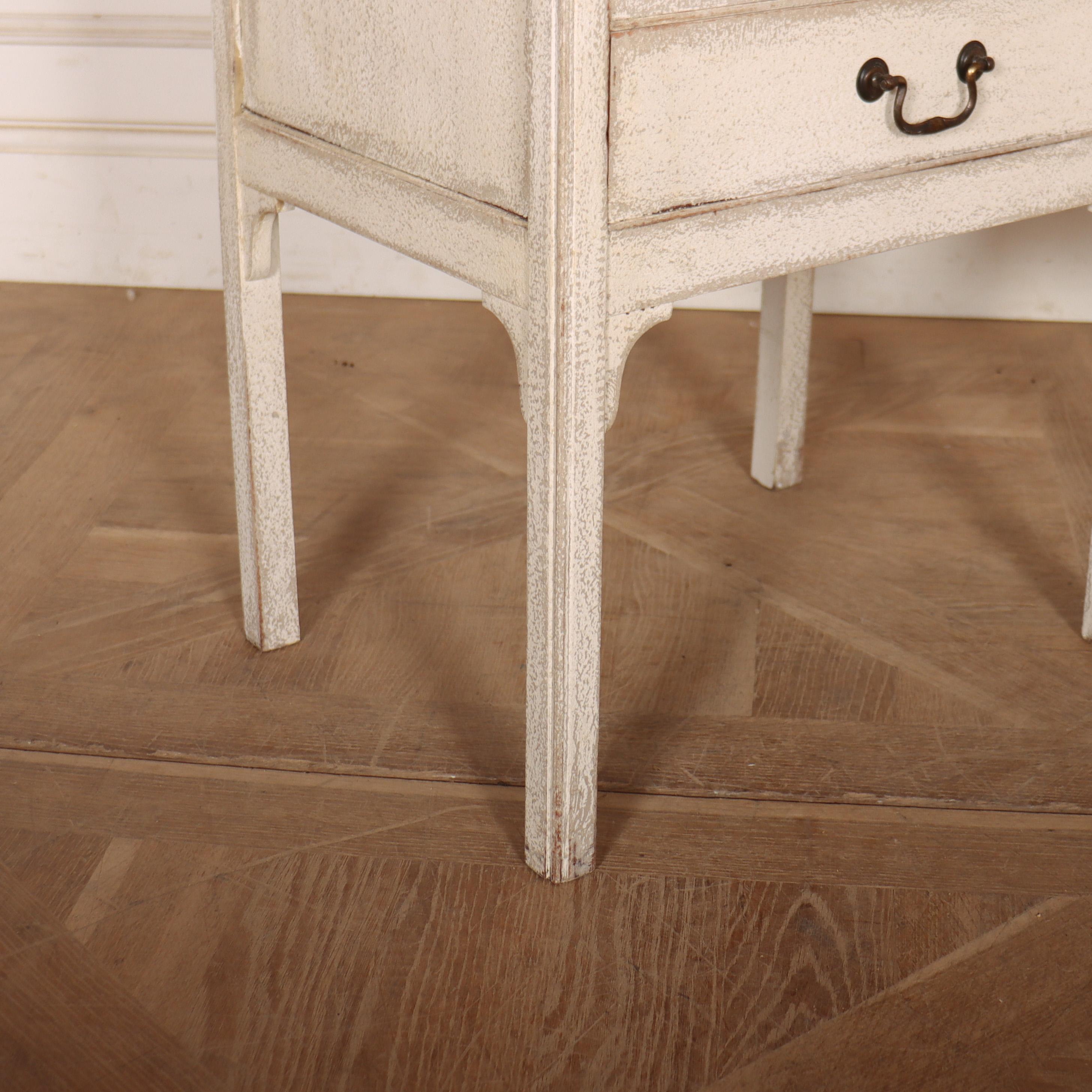 Anglais Paire de coffres de chevet peints anglais