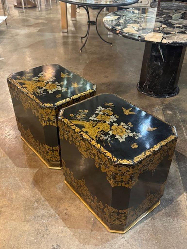 Pair of English Painted Trunk Side Tables In Good Condition For Sale In Dallas, TX