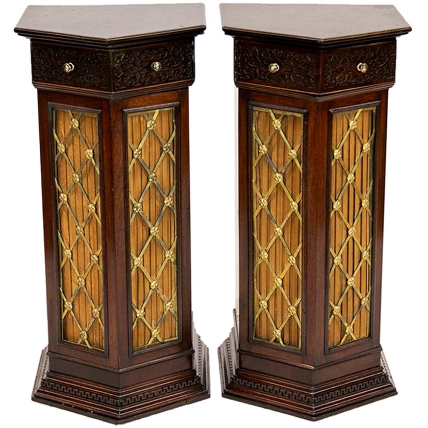 Pair of Brass Pedestals For Sale at 1stDibs