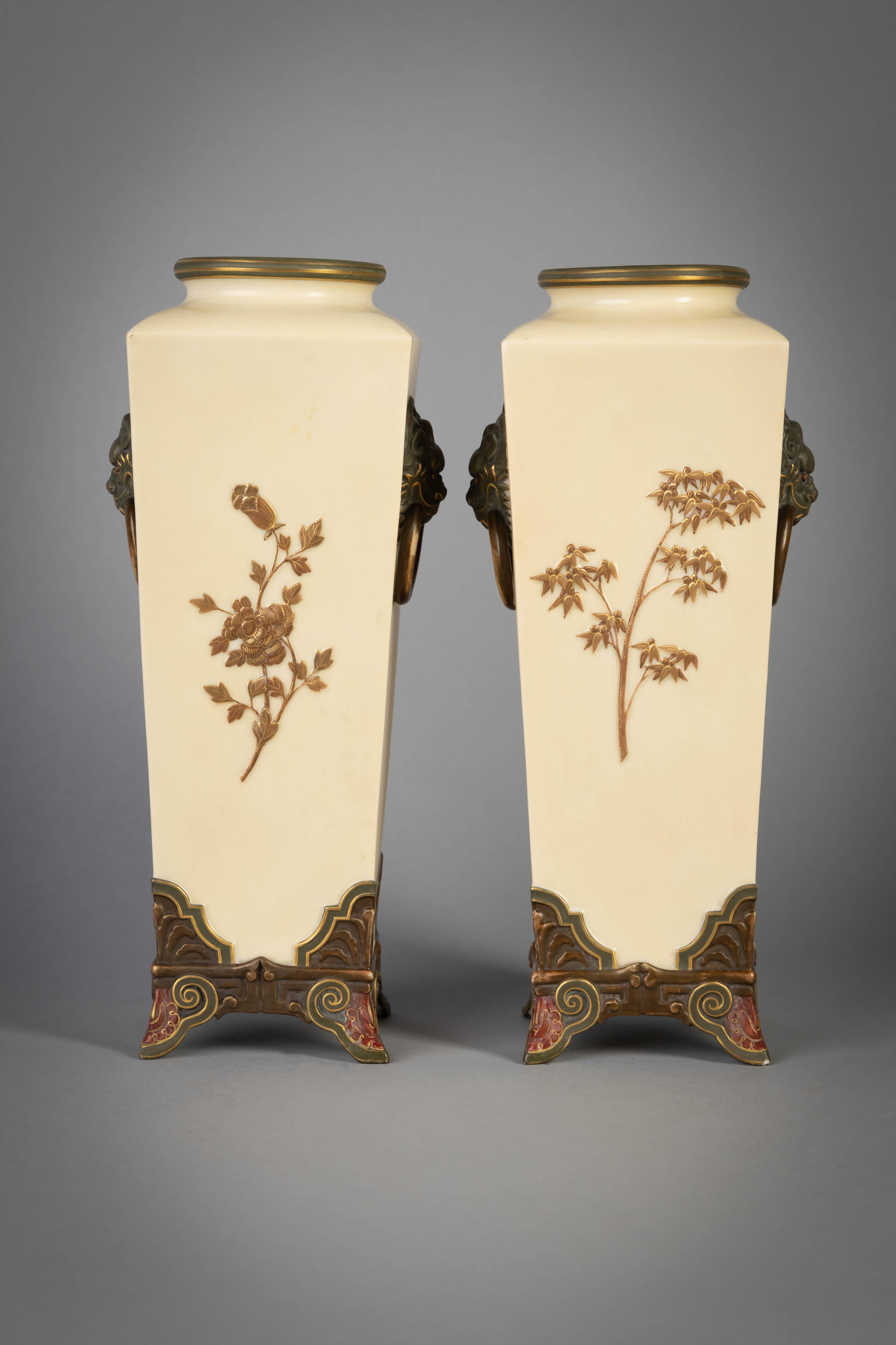 Pair of English Porcelain Aesthetic Movement Vases, Royal Worcester, circa 1880 In Good Condition For Sale In New York, NY