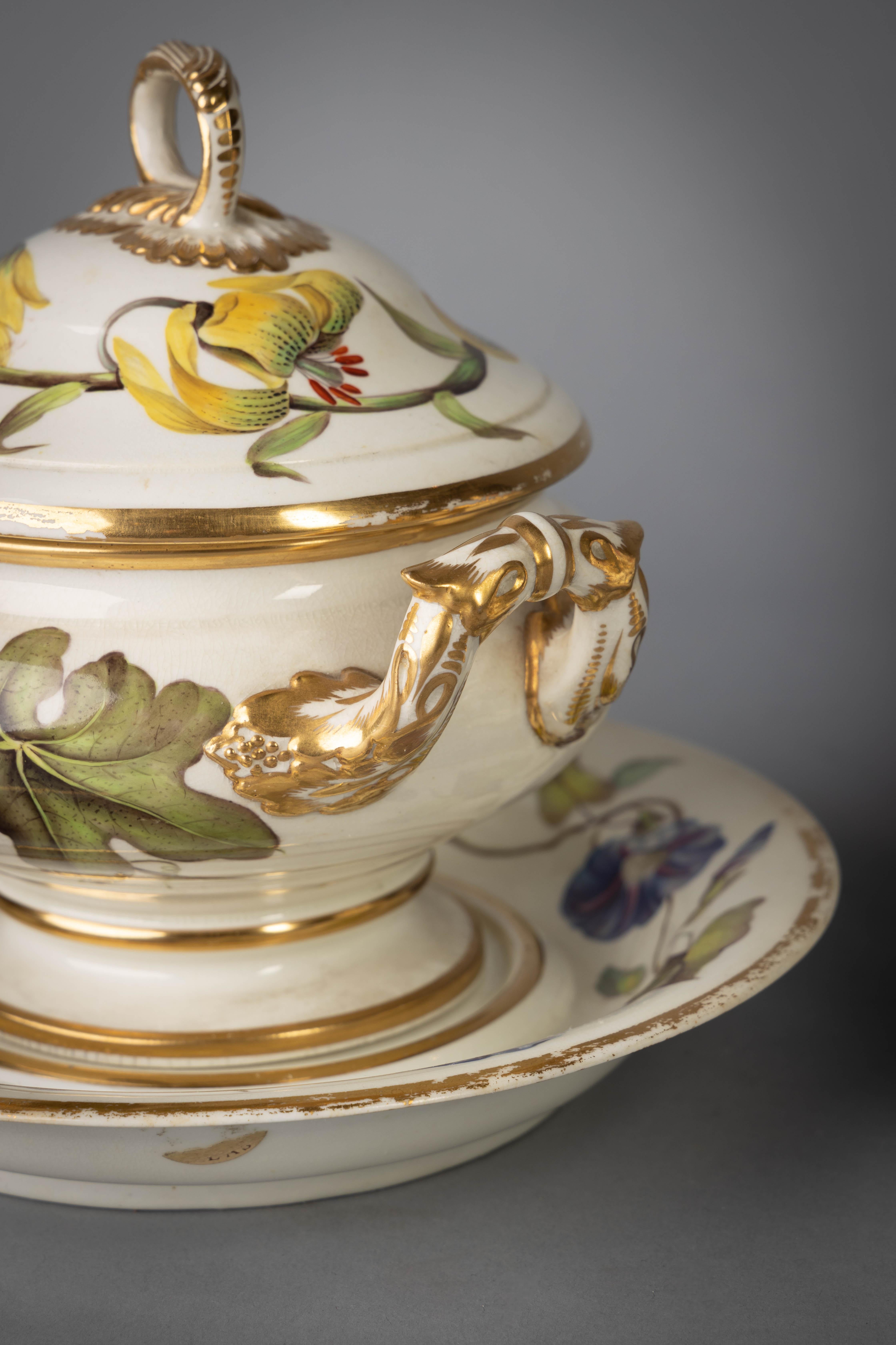 Pair of English Porcelain Botanical Sauce Tureens on Stands, Derby, circa 1820 In Good Condition For Sale In New York, NY