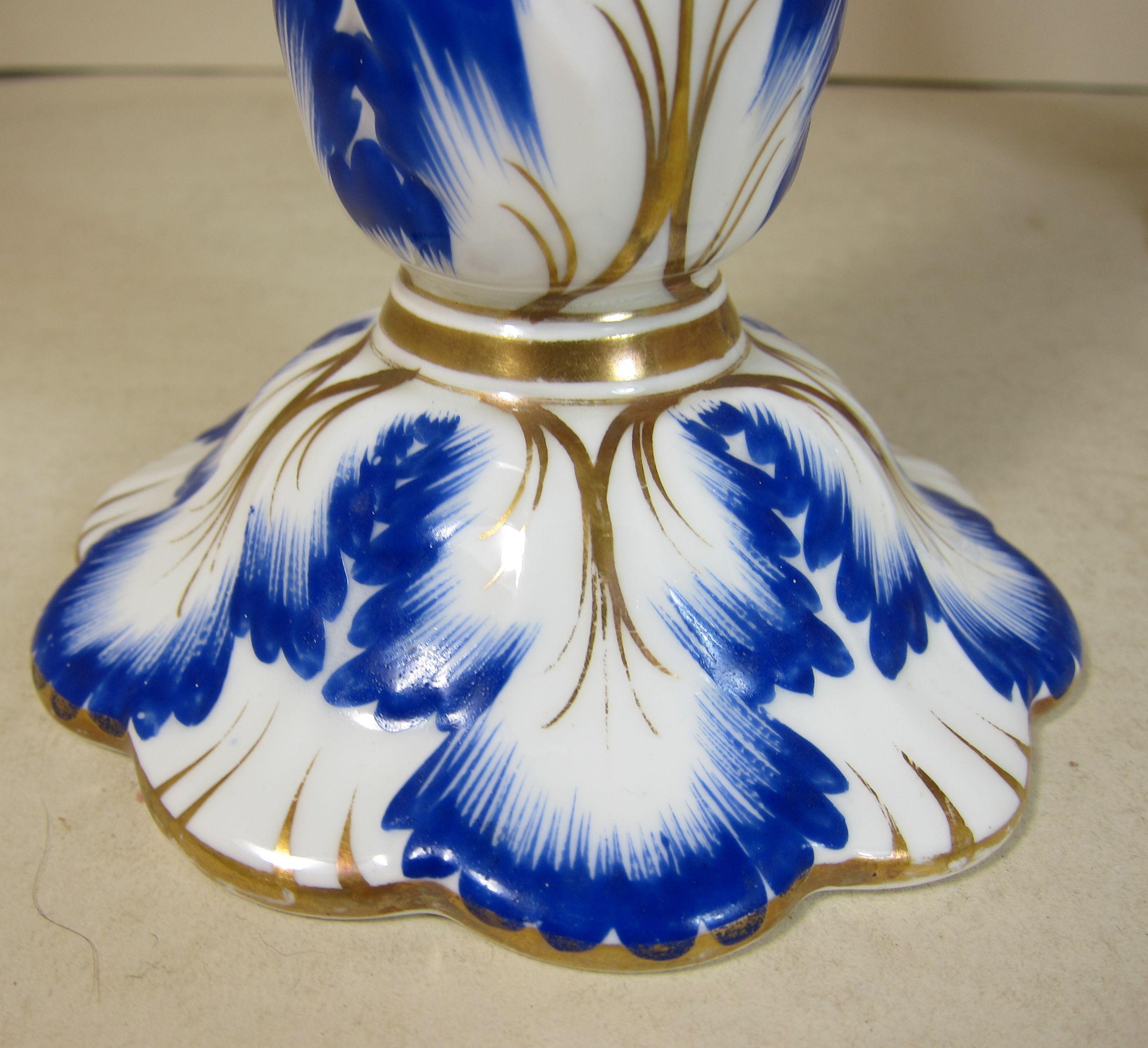 Pair of English Porcelain Candlesticks Decorated with Blue and Gilt Leaves In Good Condition In London, GB