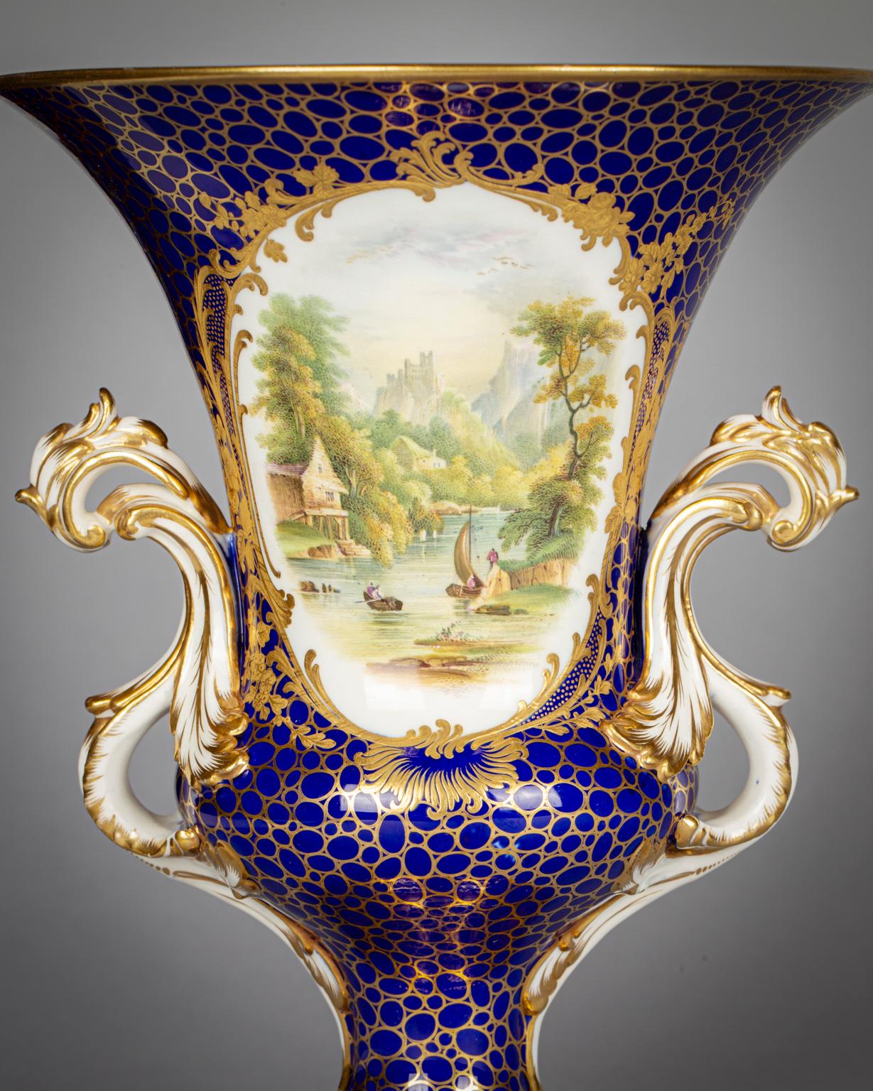 Pair of English Porcelain Cobalt Two-Handled Vases, Coalport, circa 1820 For Sale 1