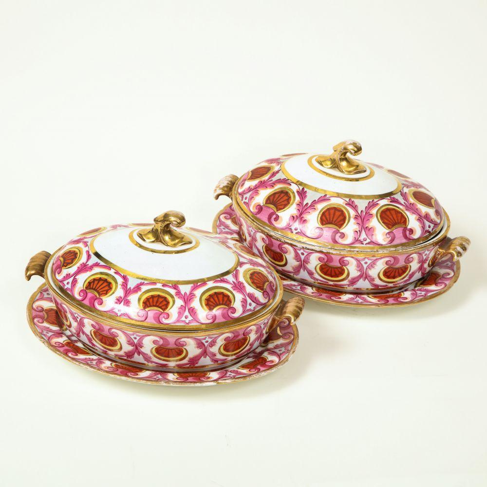 Pair of English Porcelain Covered Tureens, Probably Coalport In Good Condition For Sale In New York, NY