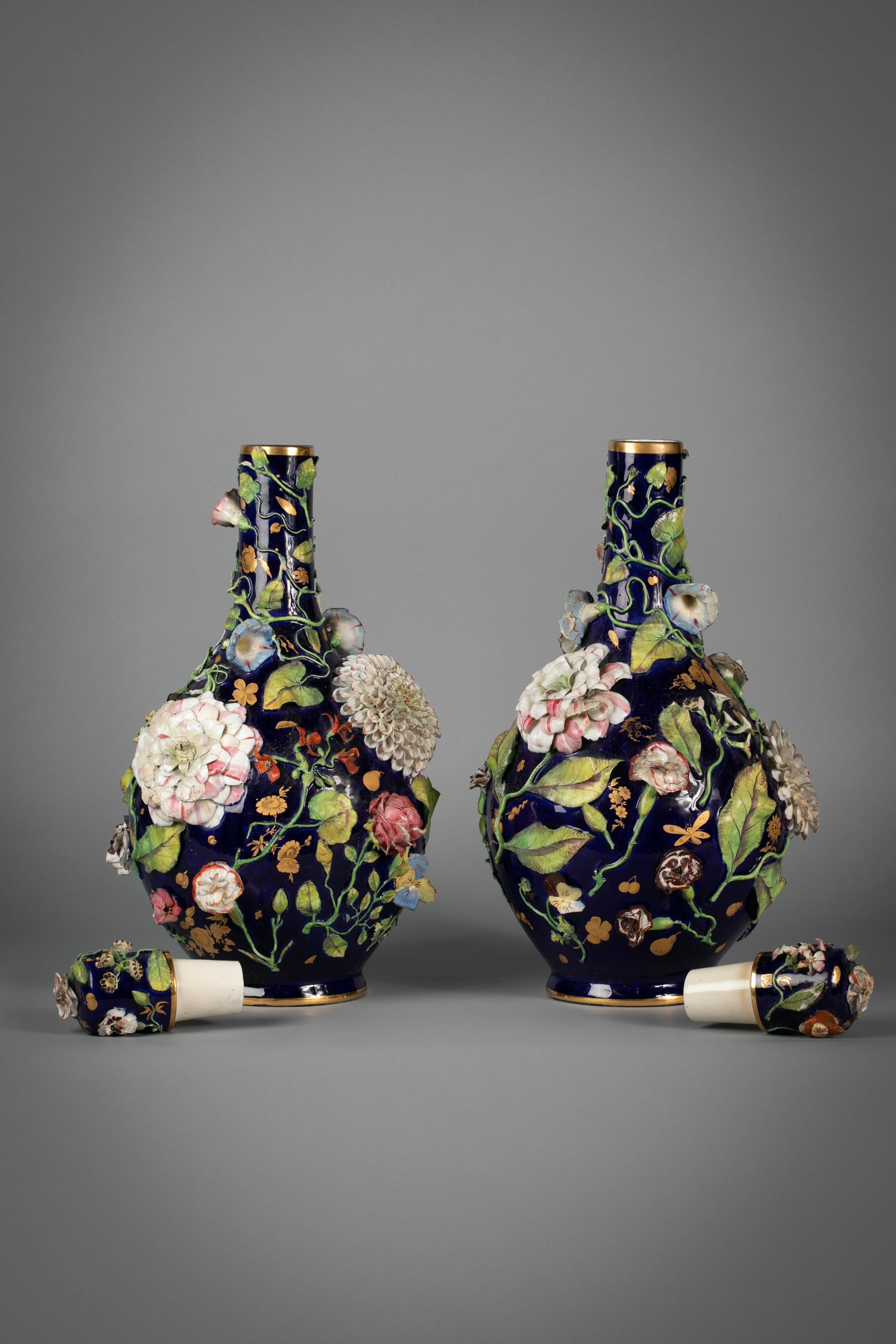 Pair of English Porcelain Floral Covered Vases, circa 1840 In Good Condition For Sale In New York, NY