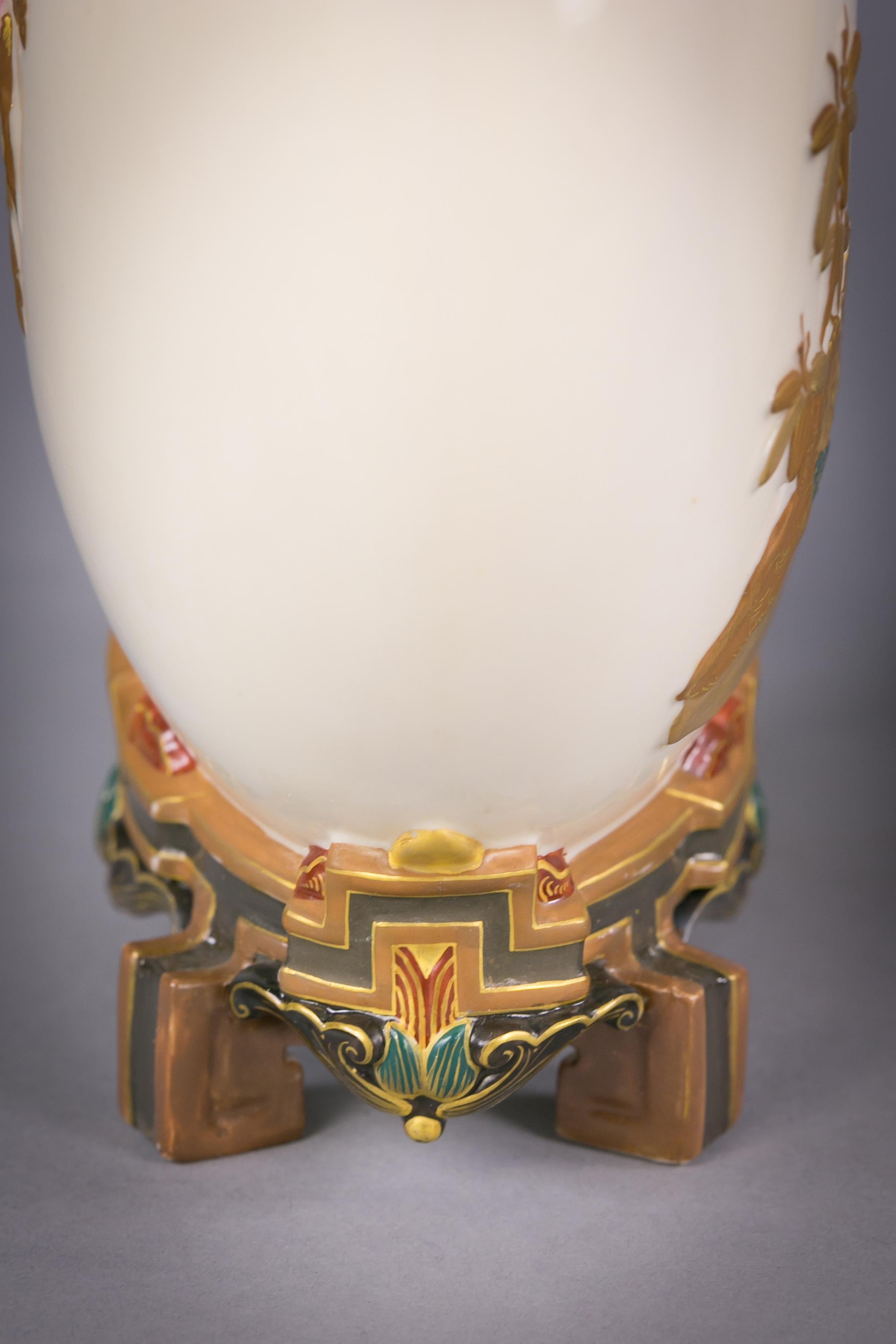 Fine XIX secolo Coppia di vasi a forma di luna in porcellana inglese, Royal Worcester, circa 1880 in vendita