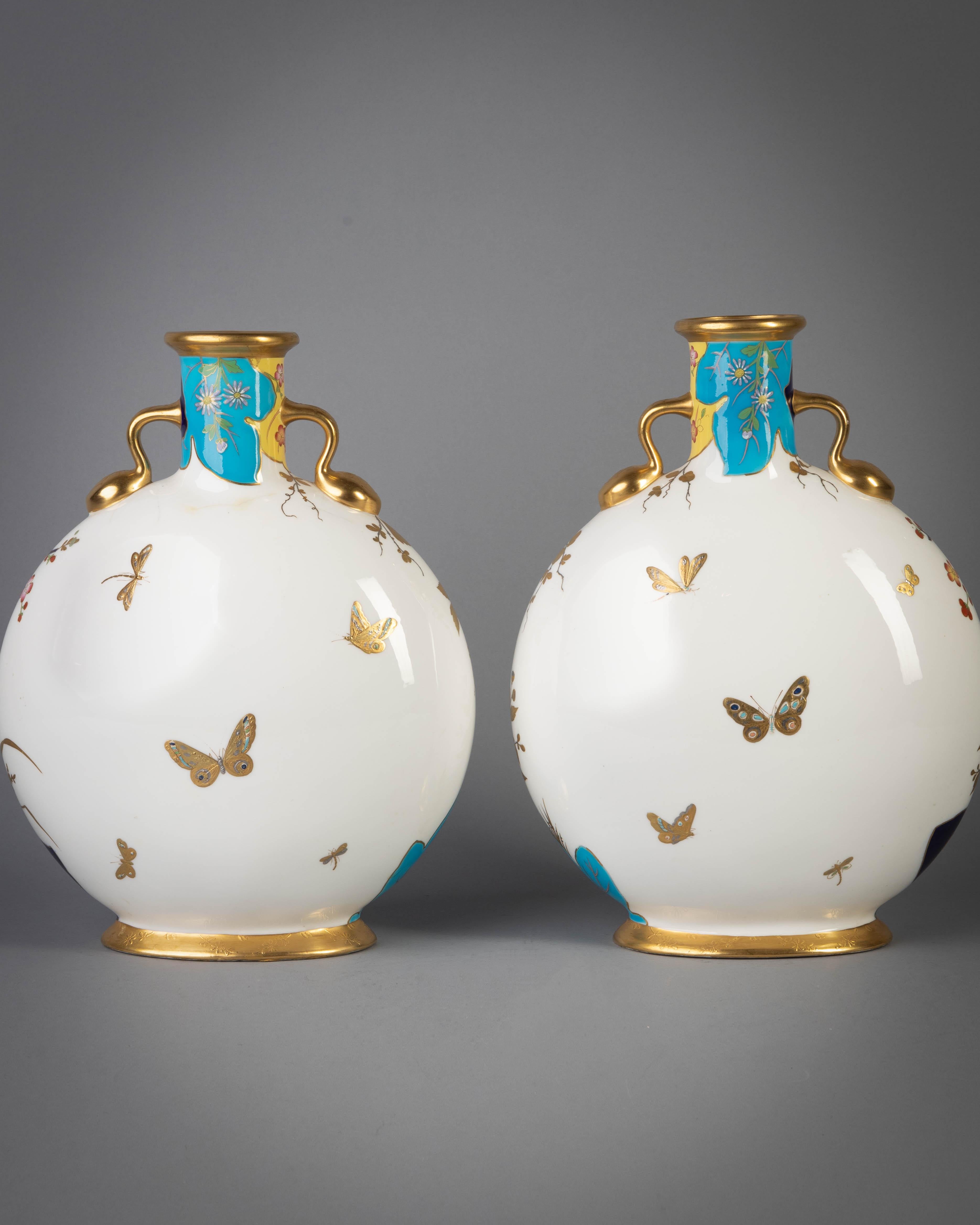 Tobacco leaf pattern. Impressed Minton. Flanked by two gilt lug handles.