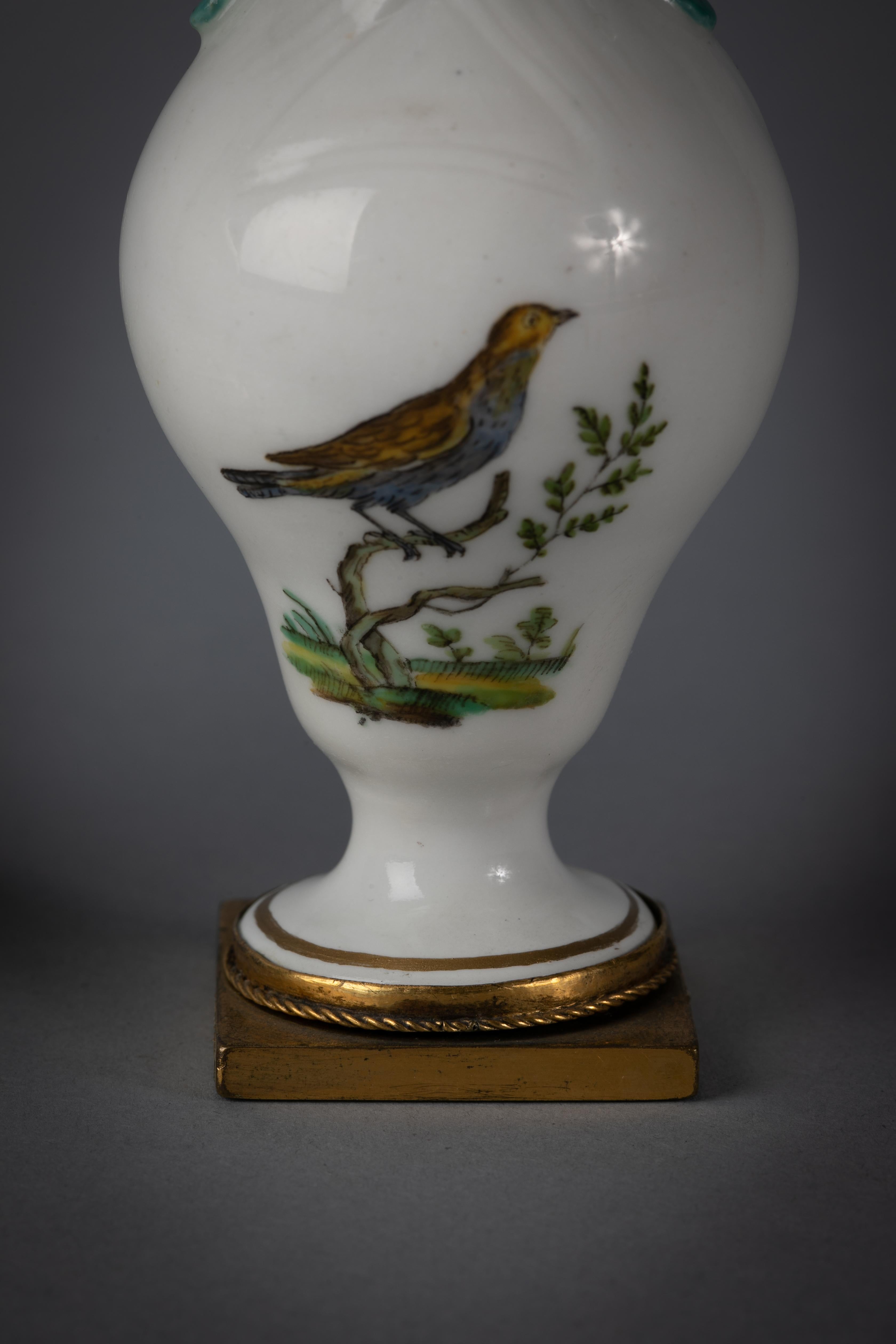Pair of English Porcelain Urn-Shaped Vases, Coalport, circa 1820 For Sale 1