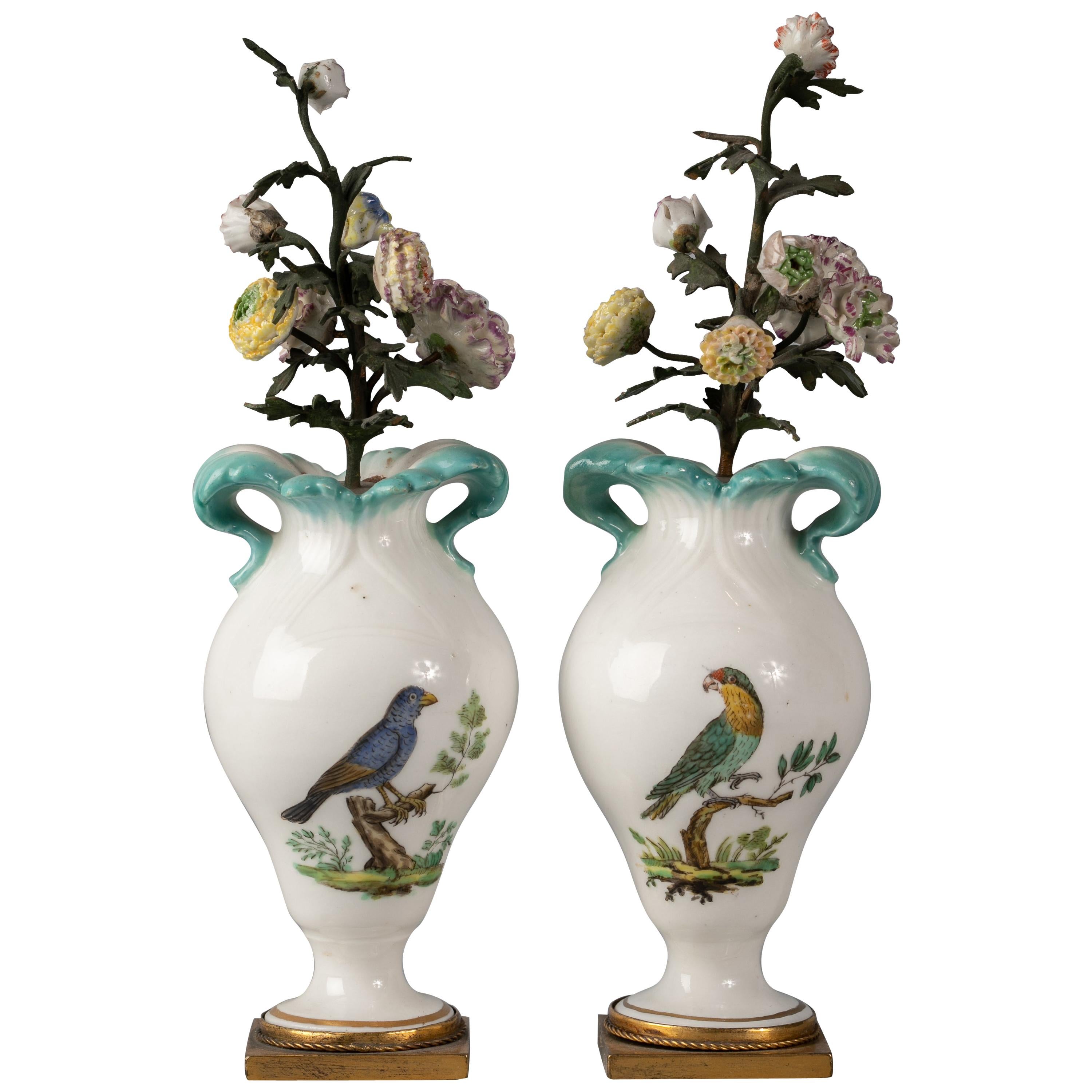 Pair of English Porcelain Urn-Shaped Vases, Coalport, circa 1820 For Sale