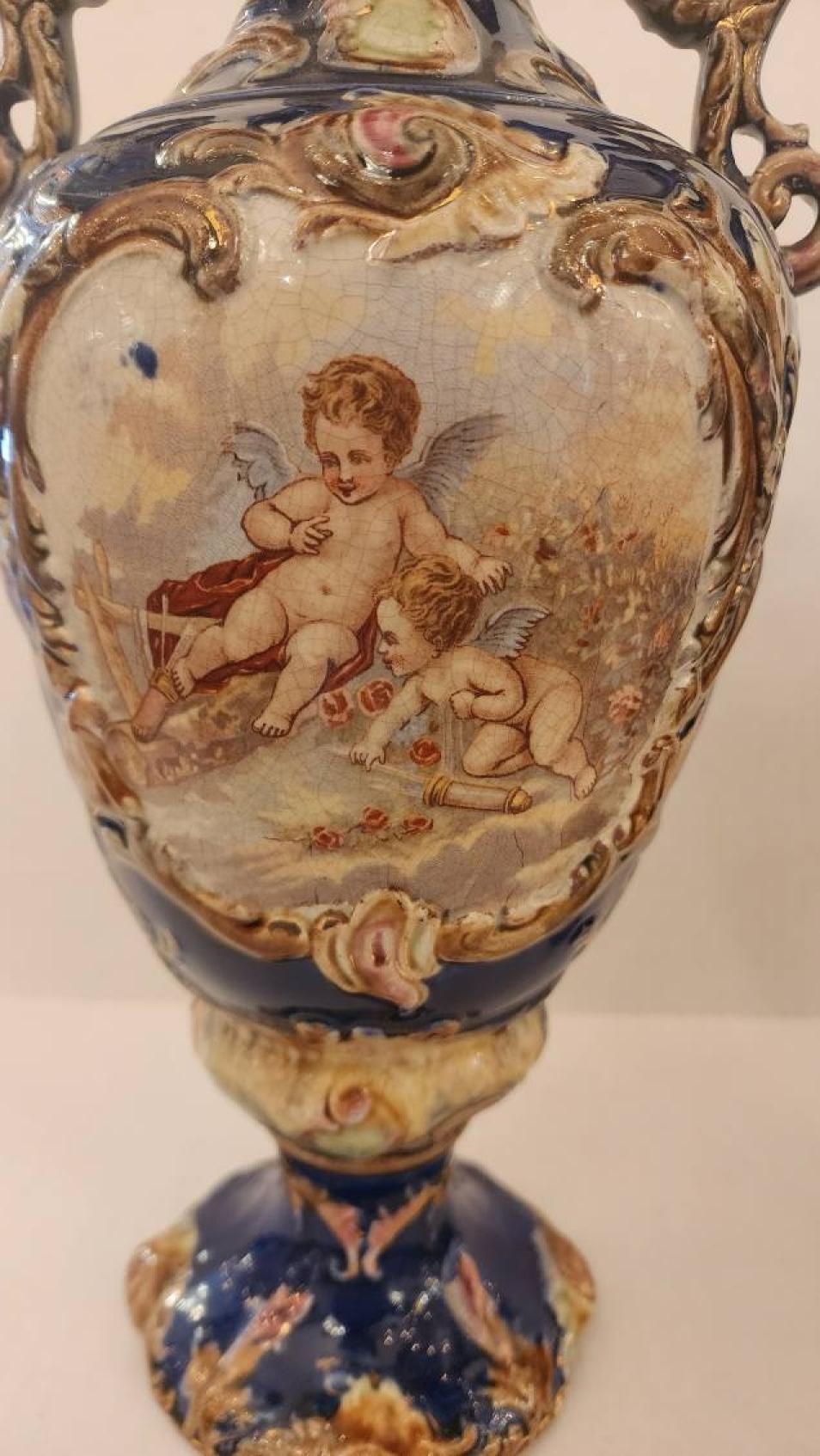 Inglese Coppia di urne in ceramica inglese in vendita