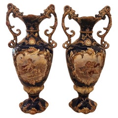 Paire d'urnes en poterie anglaise