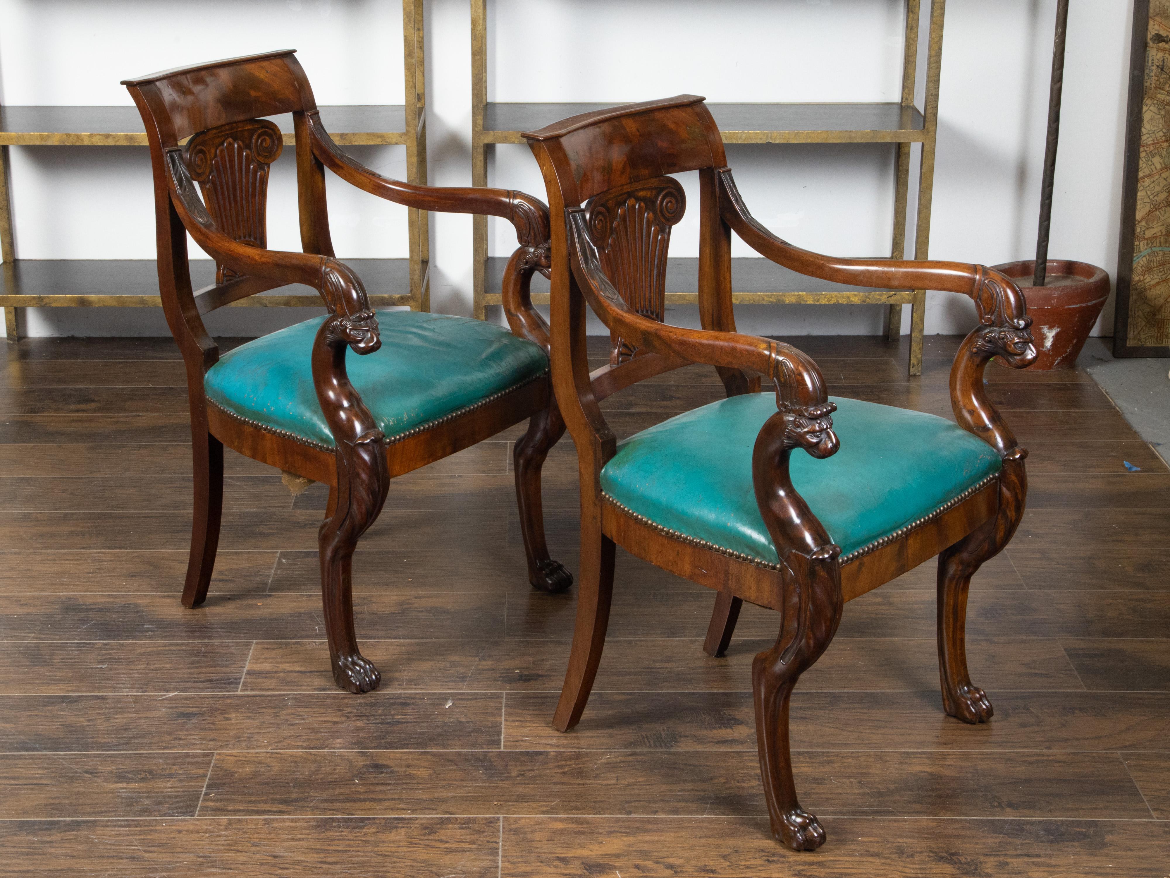 Pair of English Regency 1840s Mahogany Chairs with Ionic Capitals and Griffons For Sale 8