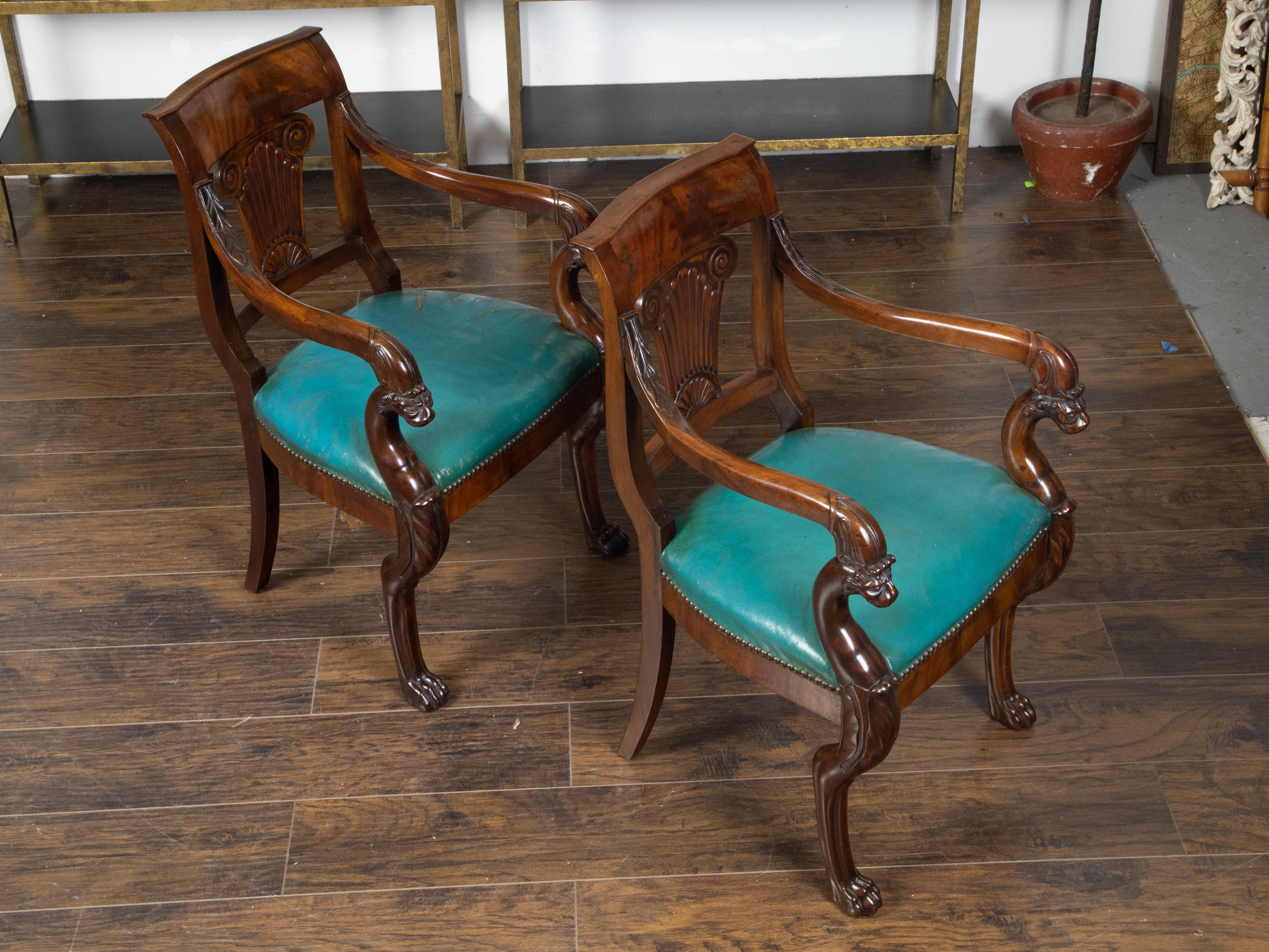 Pair of English Regency 1840s Mahogany Chairs with Ionic Capitals and Griffons For Sale 9