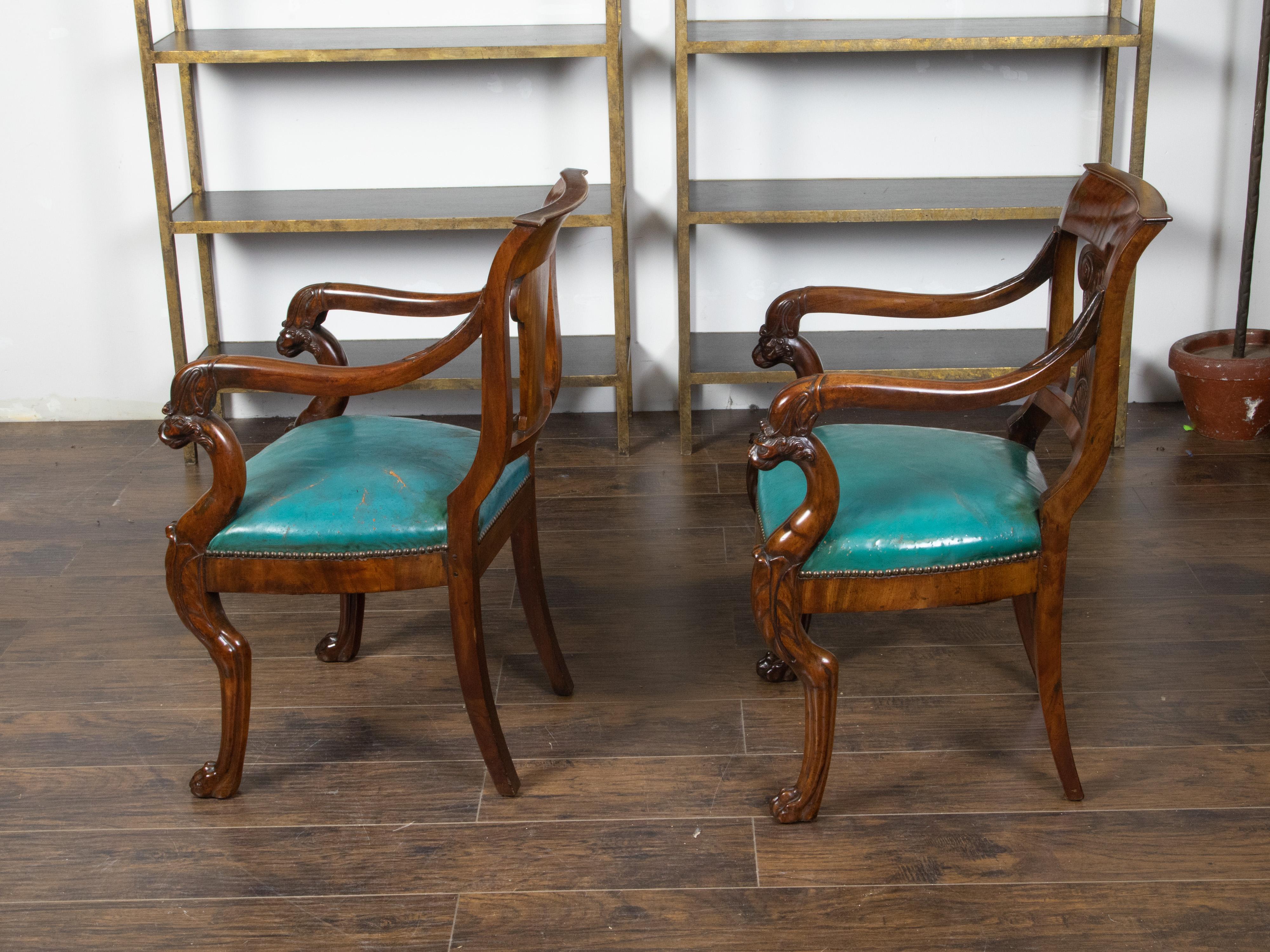 Pair of English Regency 1840s Mahogany Chairs with Ionic Capitals and Griffons For Sale 3