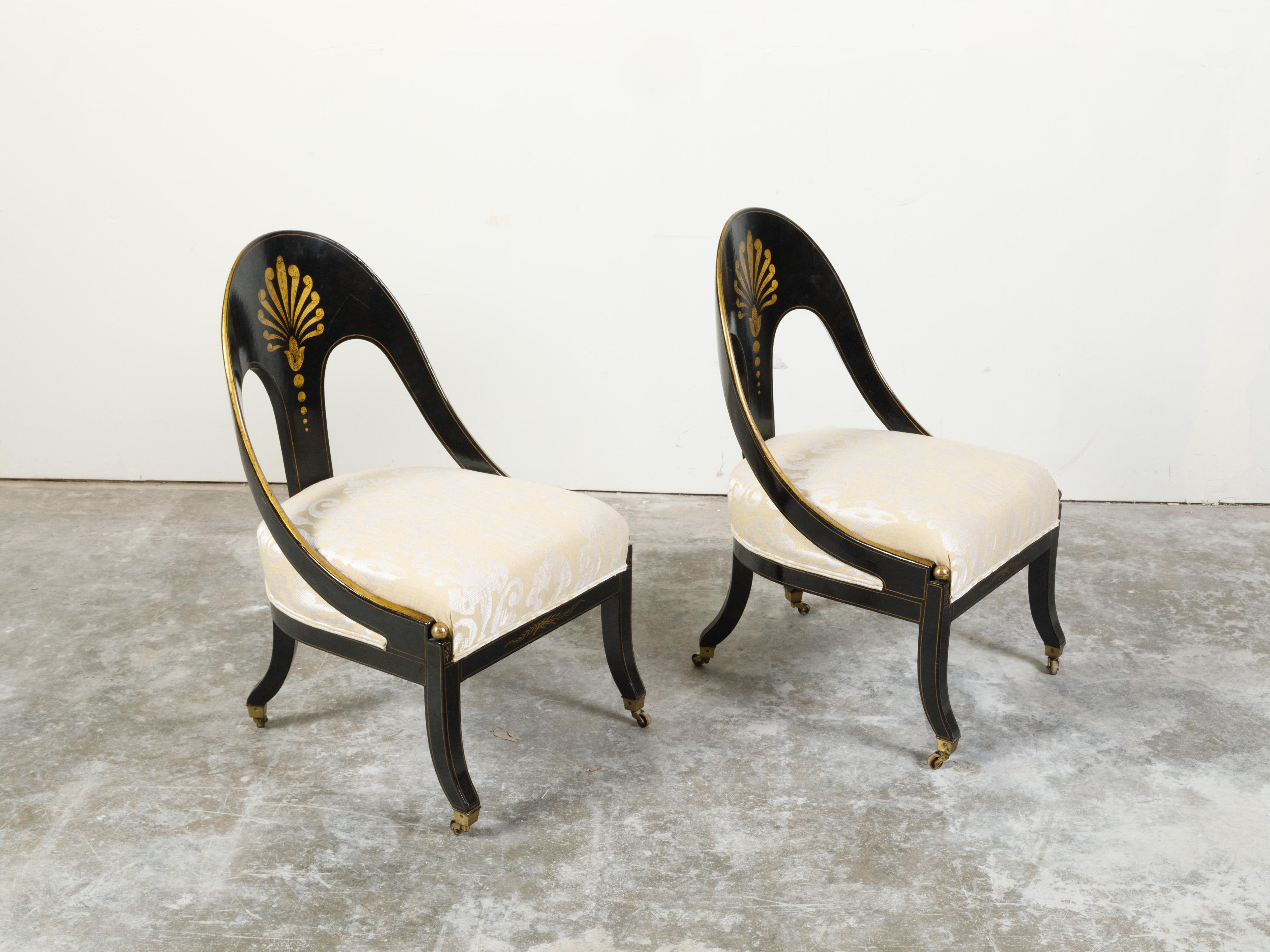 Gilt Pair of English Regency 19th Century Black and Gold Lacquer Spoon Back Chairs