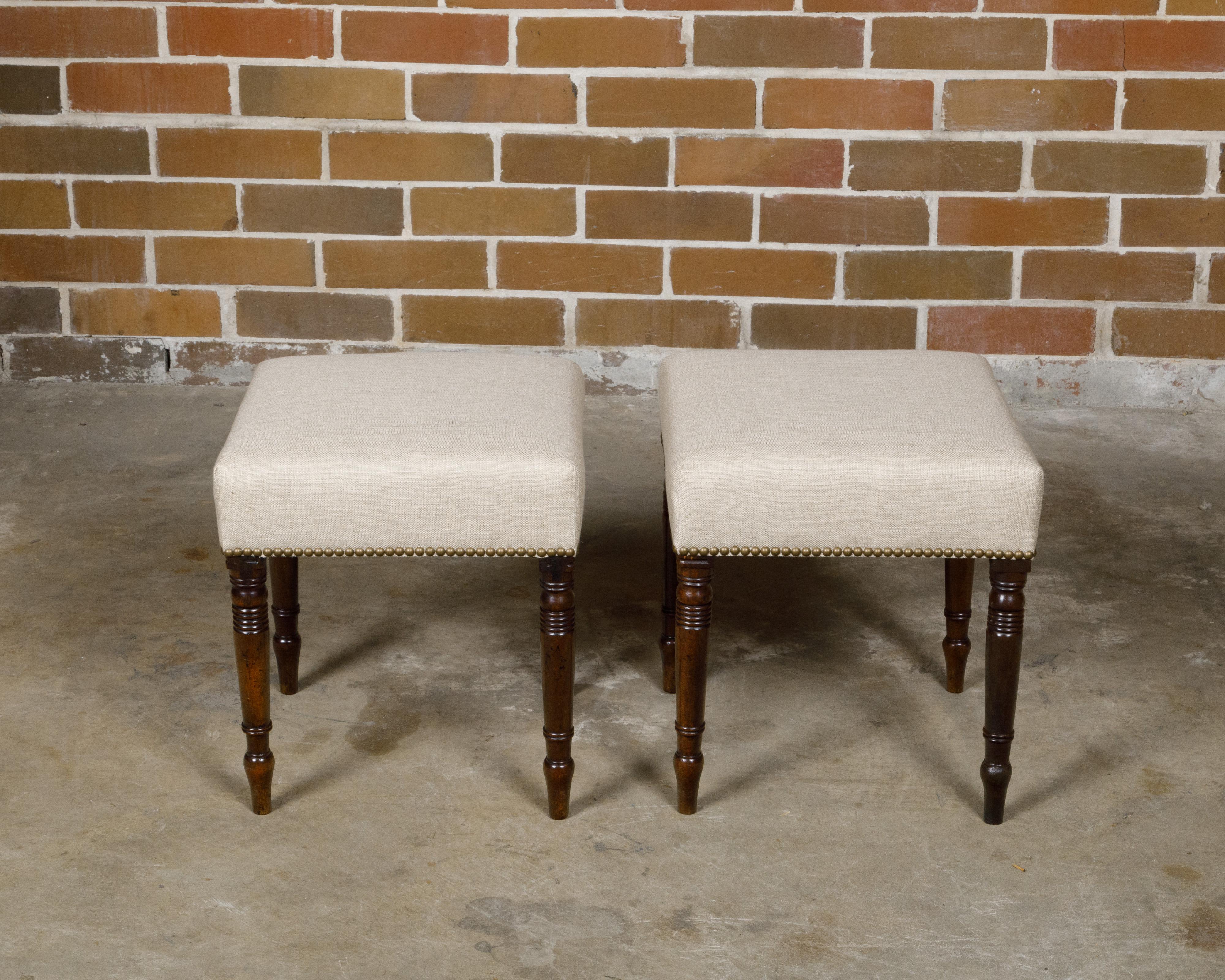 Pair of English Regency 19th Century Mahogany Stools with Turned Spindle Legs In Good Condition For Sale In Atlanta, GA