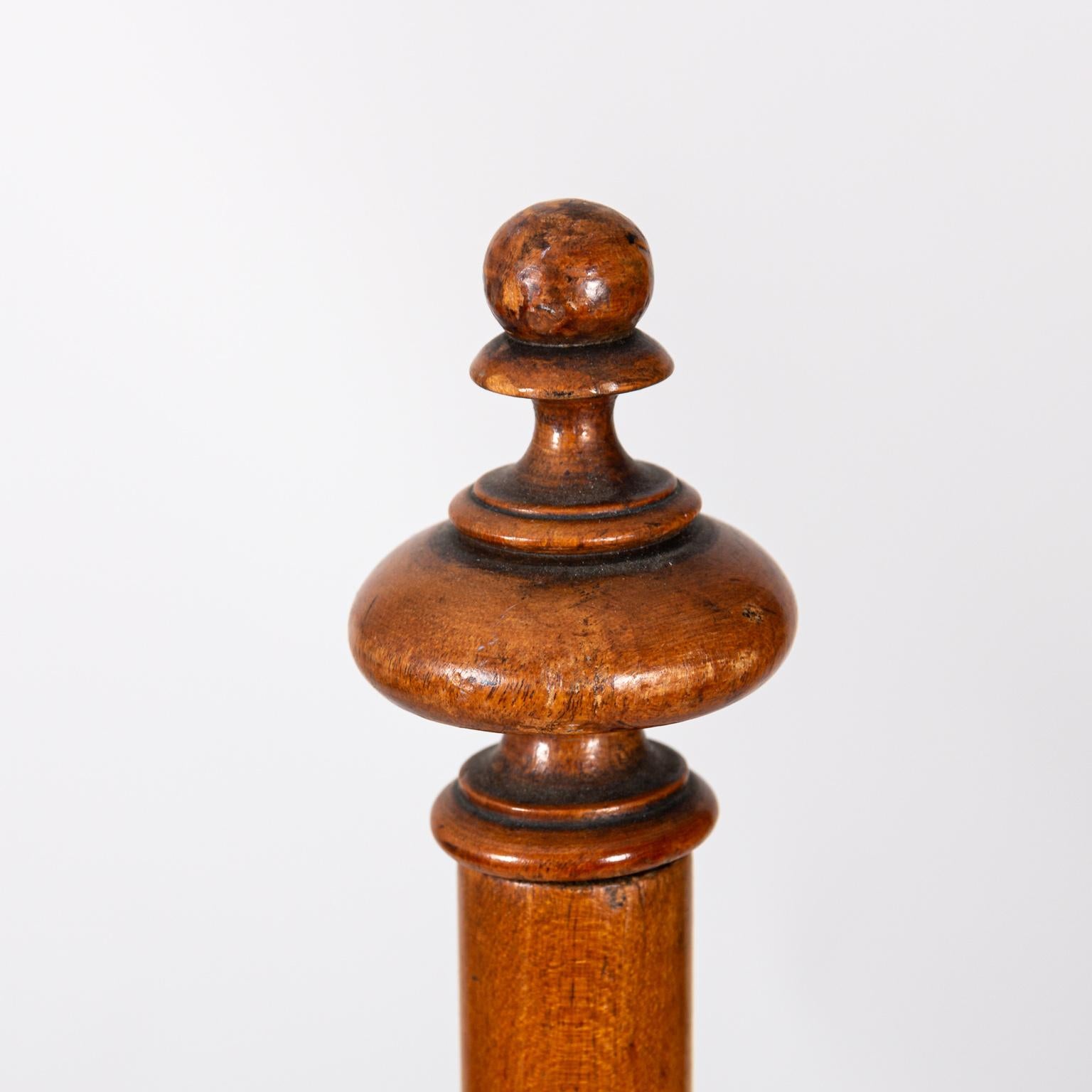 Pair of English Regency Birdseye Maple Pole Screens For Sale 3