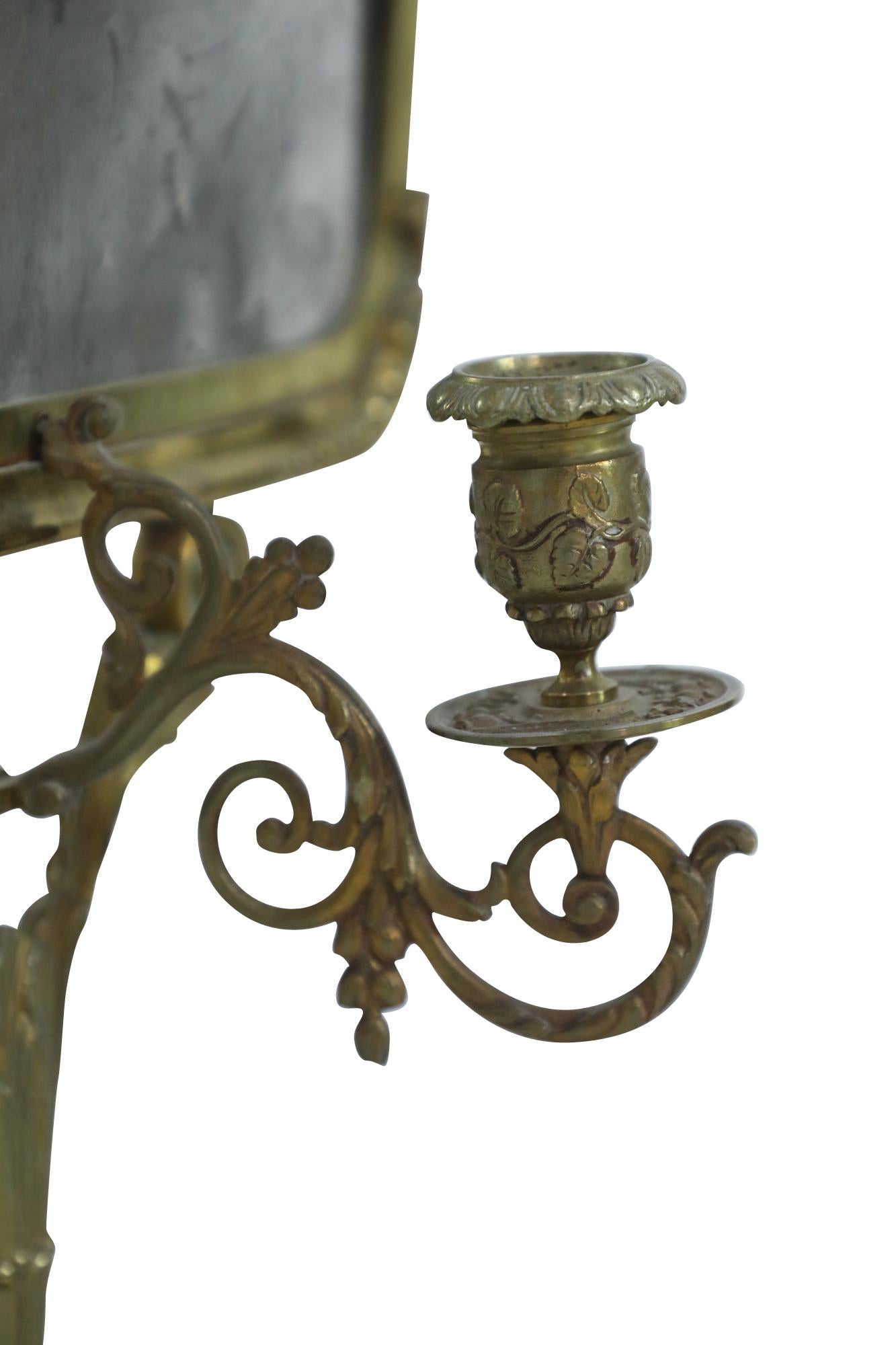Paar englische Regency-Kerzenleuchter aus Bronze im Angebot 5