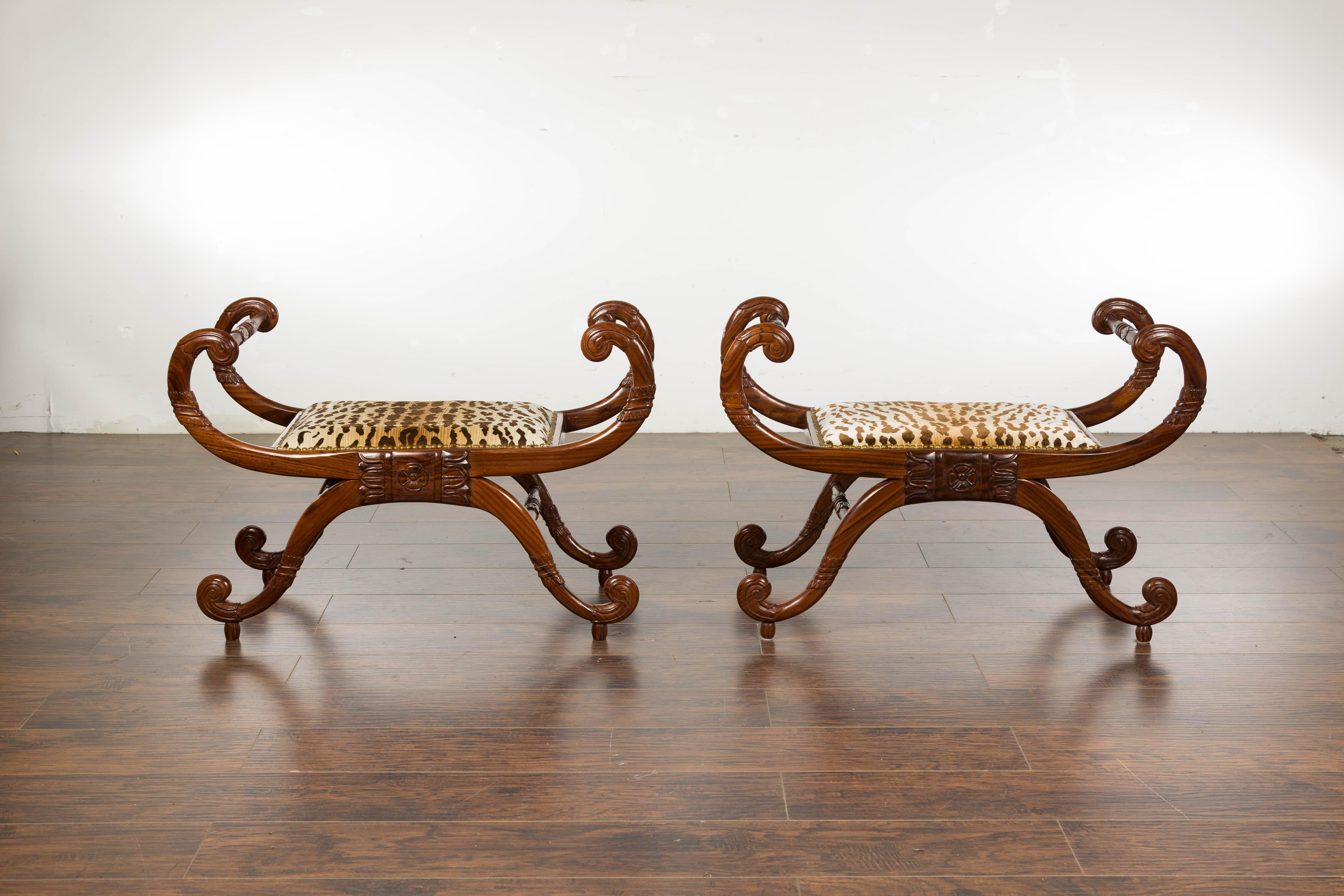 Pair of English Regency Carved Mahogany 19th Century Stools with Scrolling Arms  In Good Condition For Sale In Atlanta, GA