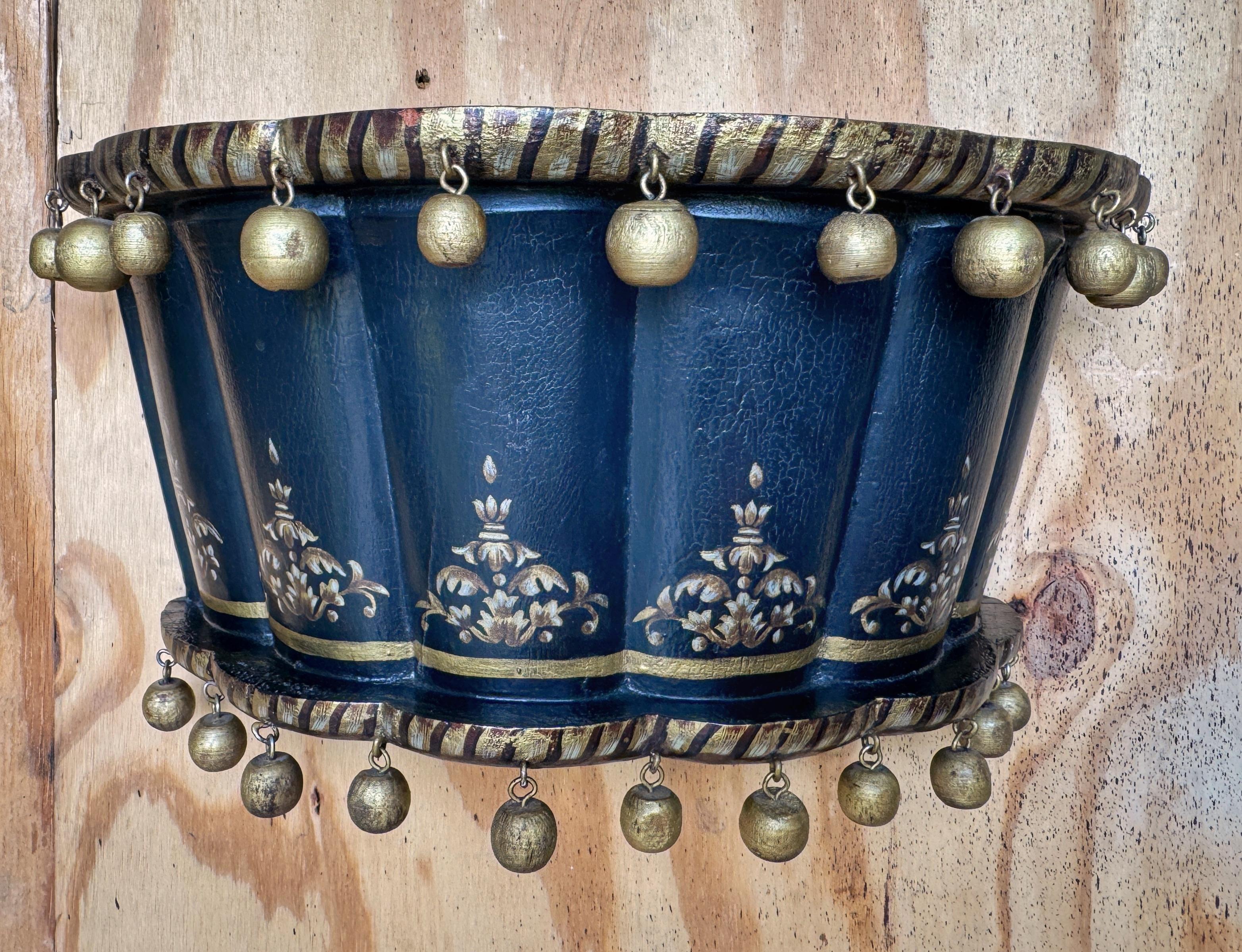 Pair of English Regency Chinoiserie Exotic Wall Brackets with Gilt Orb Tassels For Sale 4