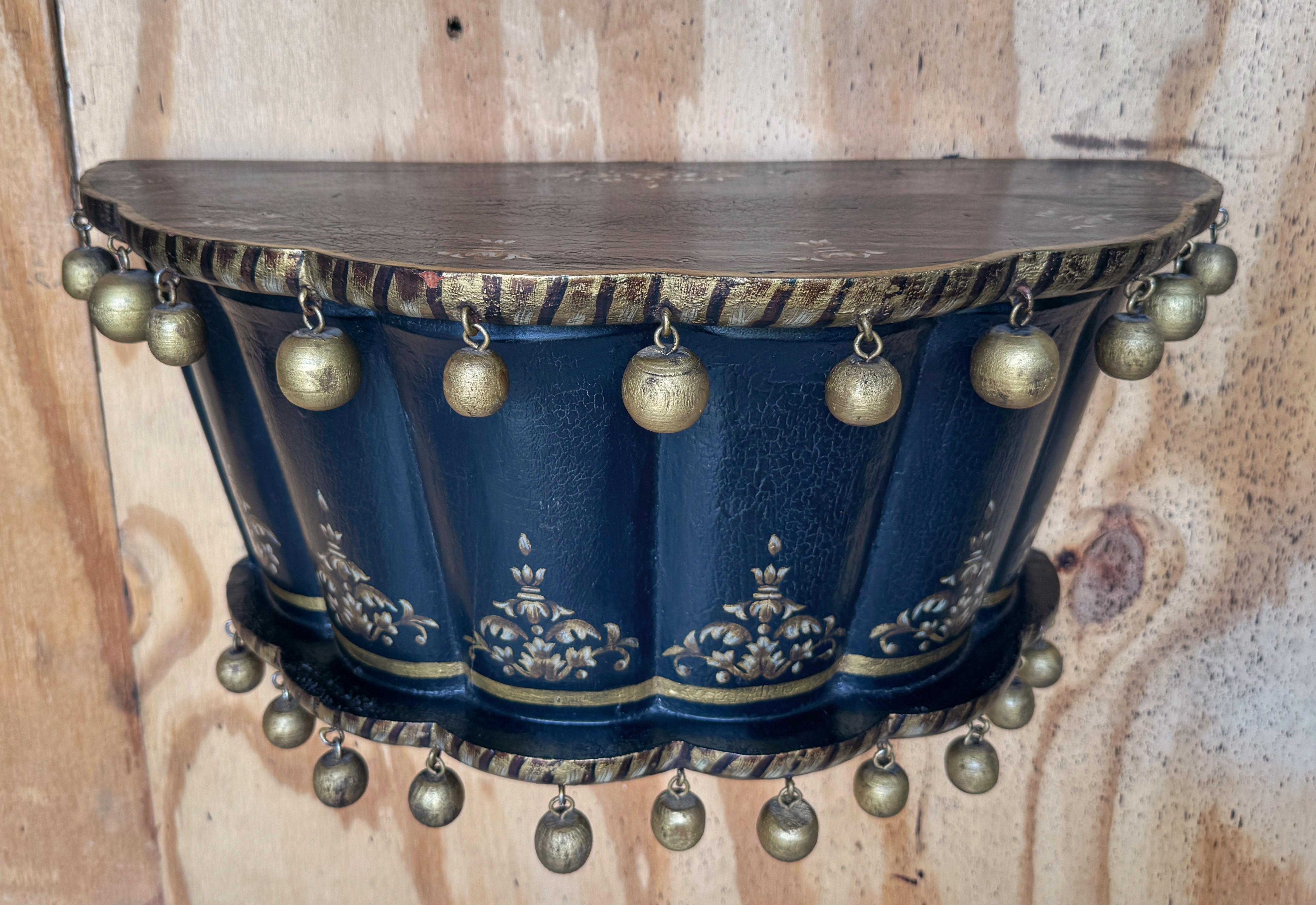 Pair of English Regency Chinoiserie Exotic Wall Brackets with Gilt Orb Tassels For Sale 1