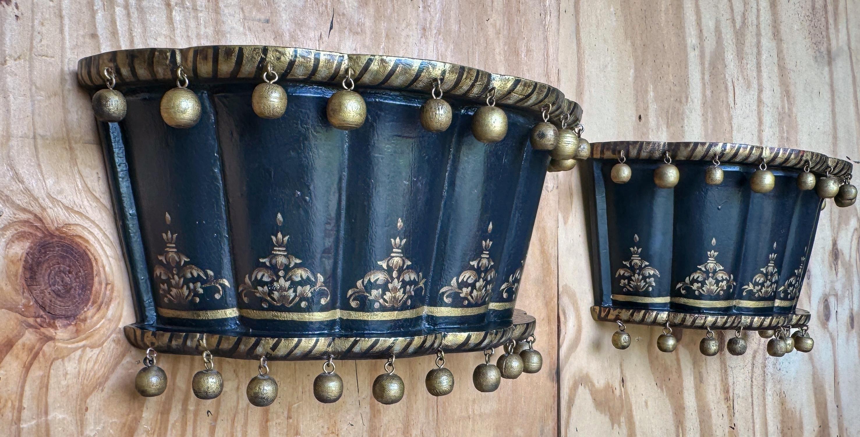 Pair of English Regency Chinoiserie Exotic Wall Brackets with Gilt Orb Tassels For Sale 2