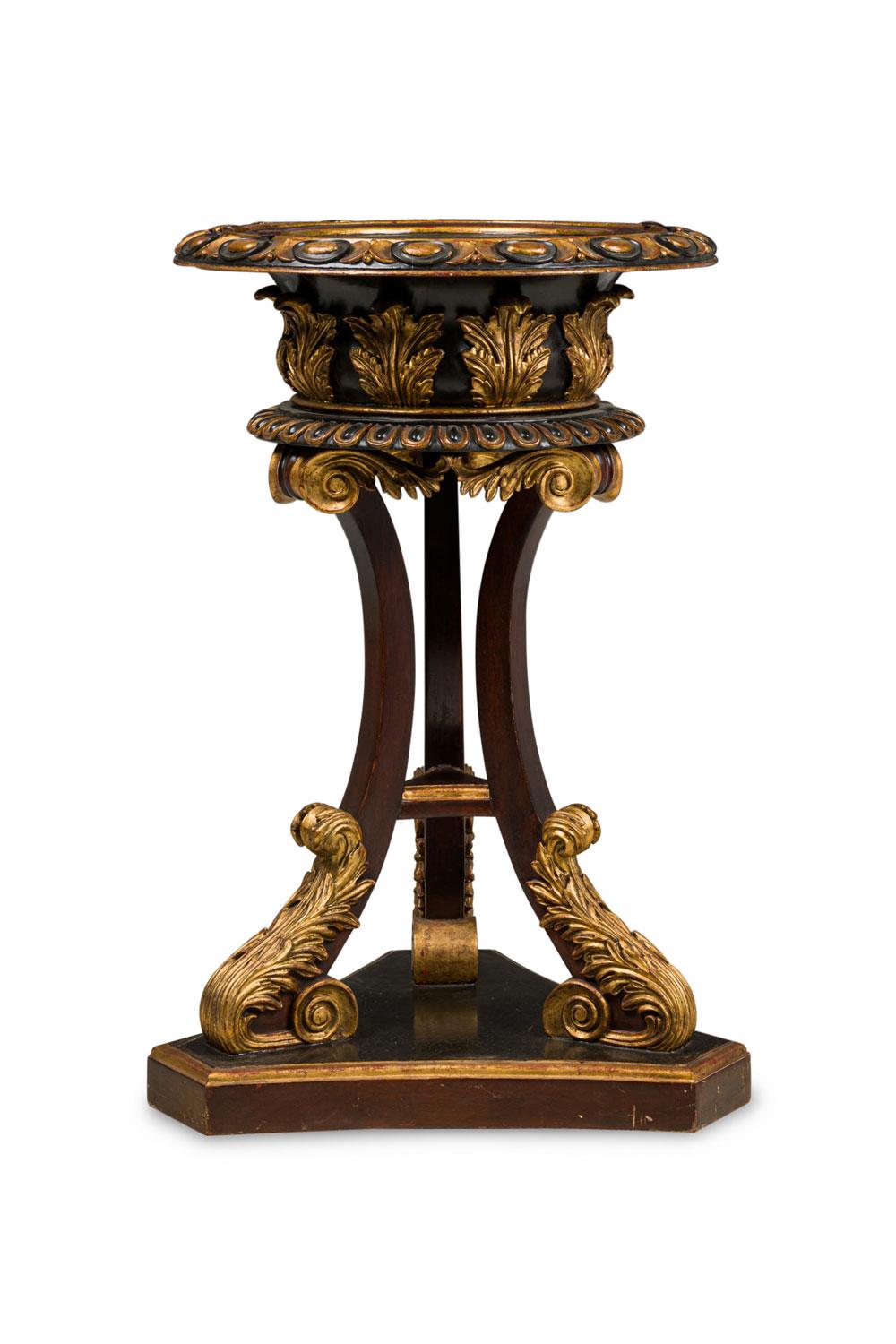 Intagliato Pair of English Regency Ebony and Gilt 3 Leg Fernery in vendita