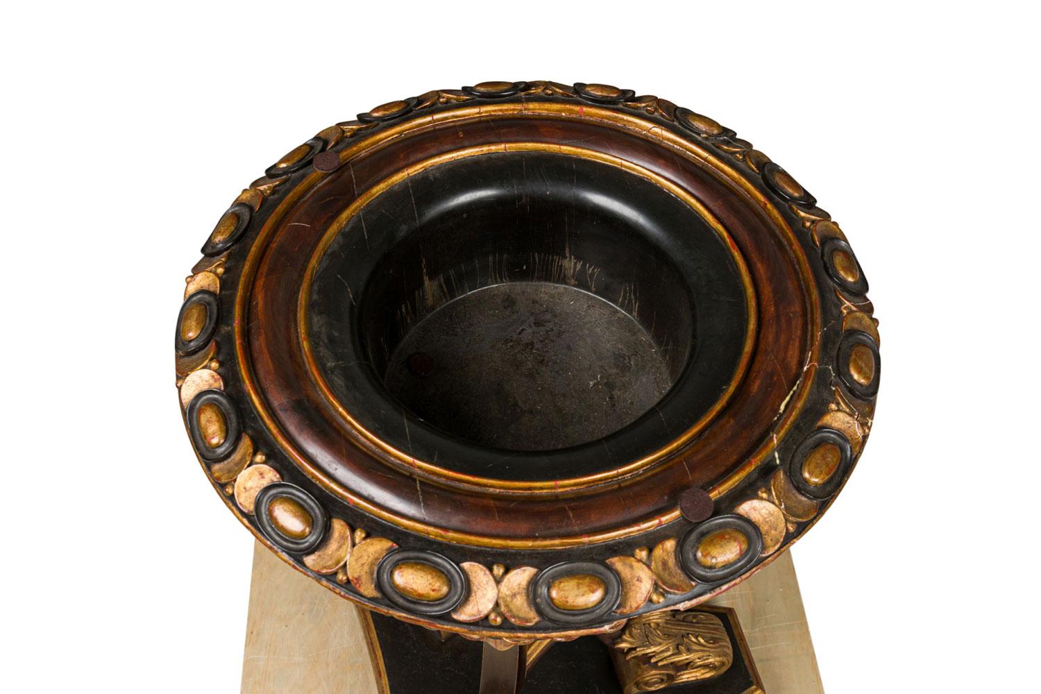 Pair of English Regency Ebony and Gilt 3 Leg Fernery in vendita 1