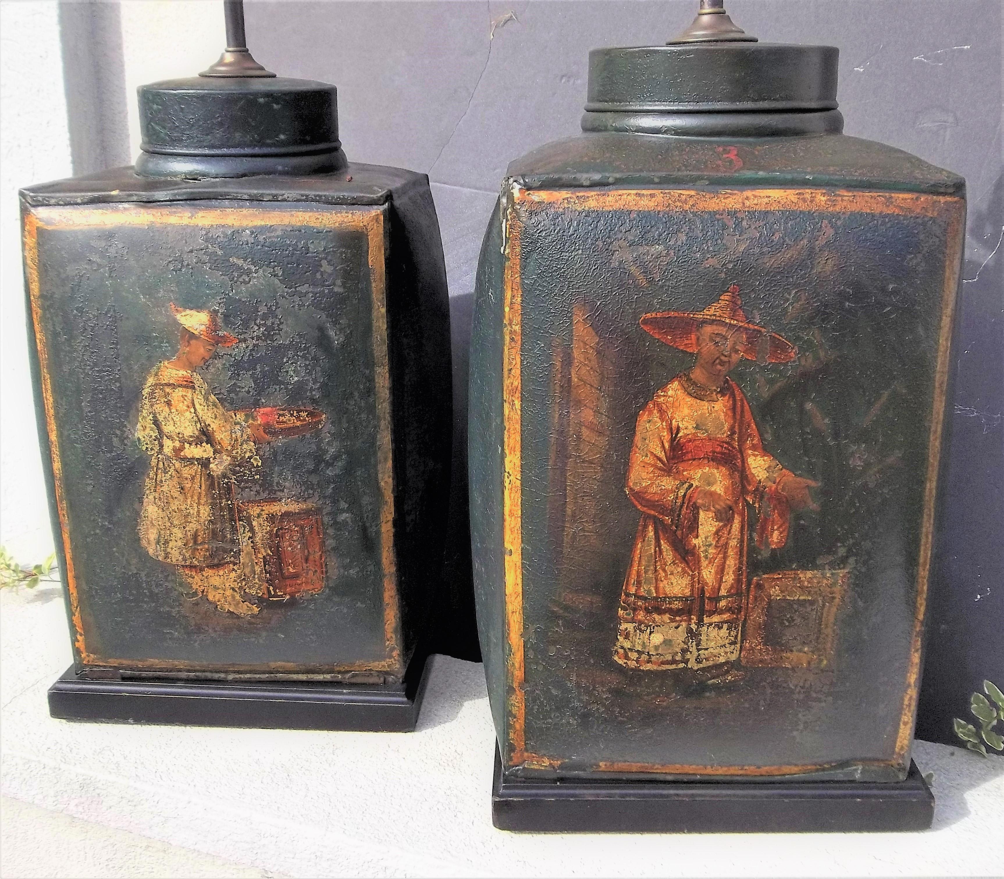 Chinese Pair of English Regency Green Chinoiserie Tôle Peinte Tea Canisters Mounted 