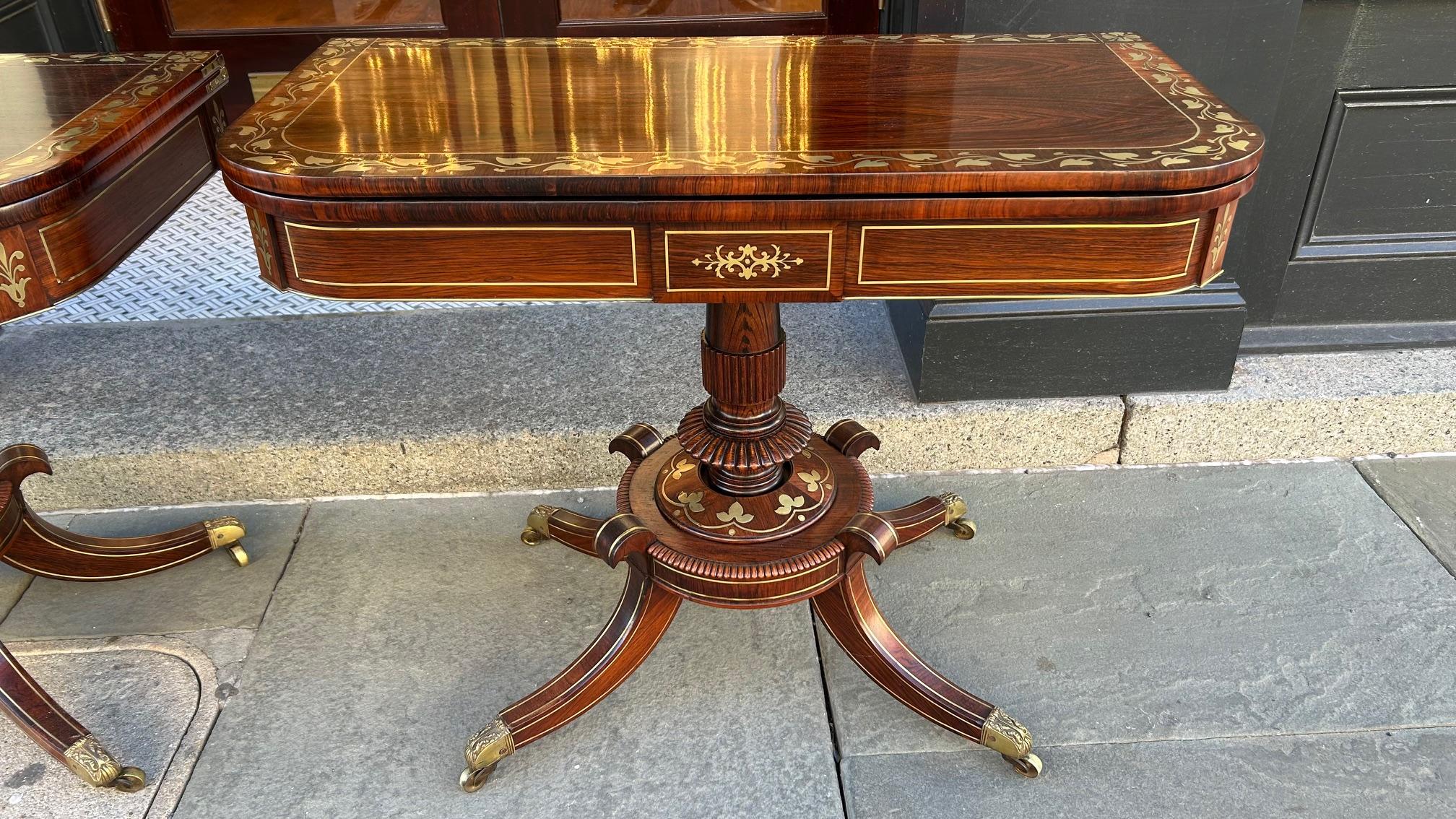 Paire de tables à cartes en bois de roi et vigne incrustée de laiton, C.I.C., de style Régence anglaise en vente 1