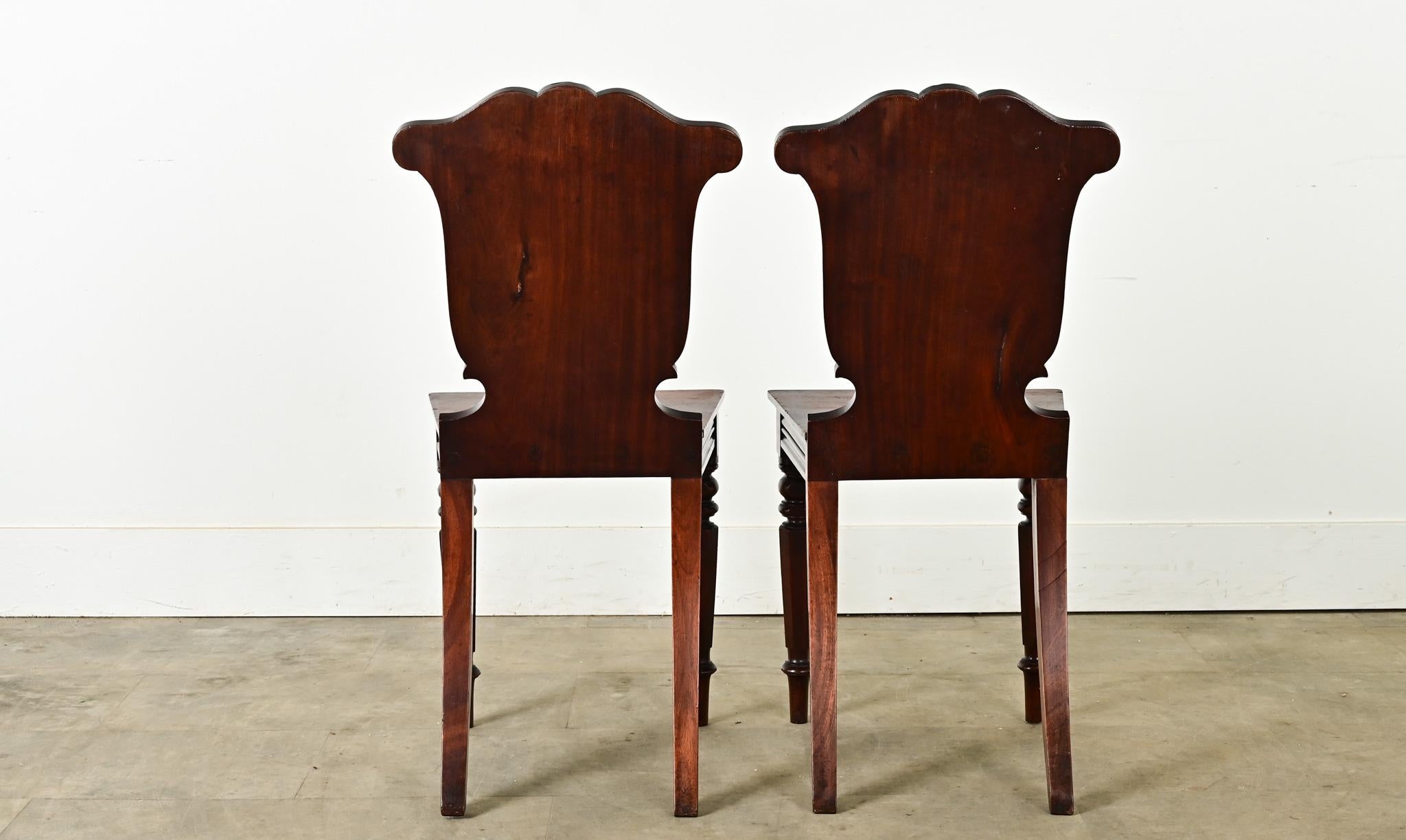 Pareja de sillas de salón inglesas de caoba de la Regencia en venta 5