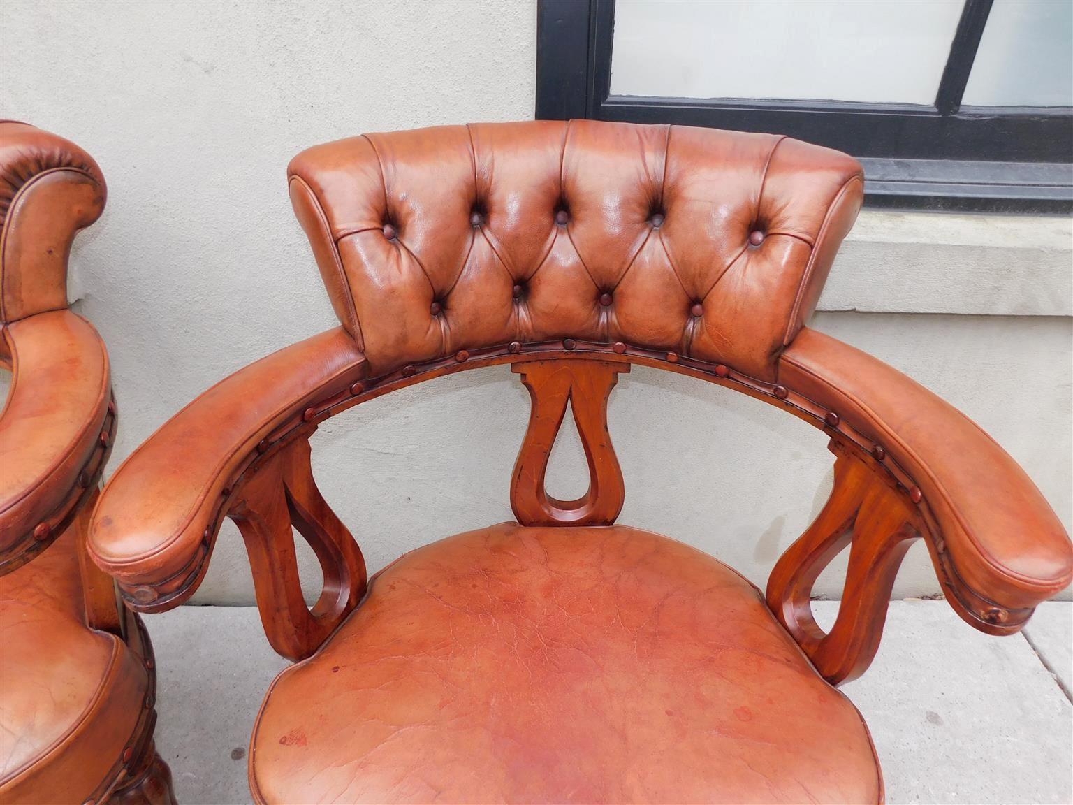 Coppia di poltrone inglesi Regency in mogano con rivestimento in pelle e gambe in giunco A.I.C. 1815 in vendita 4