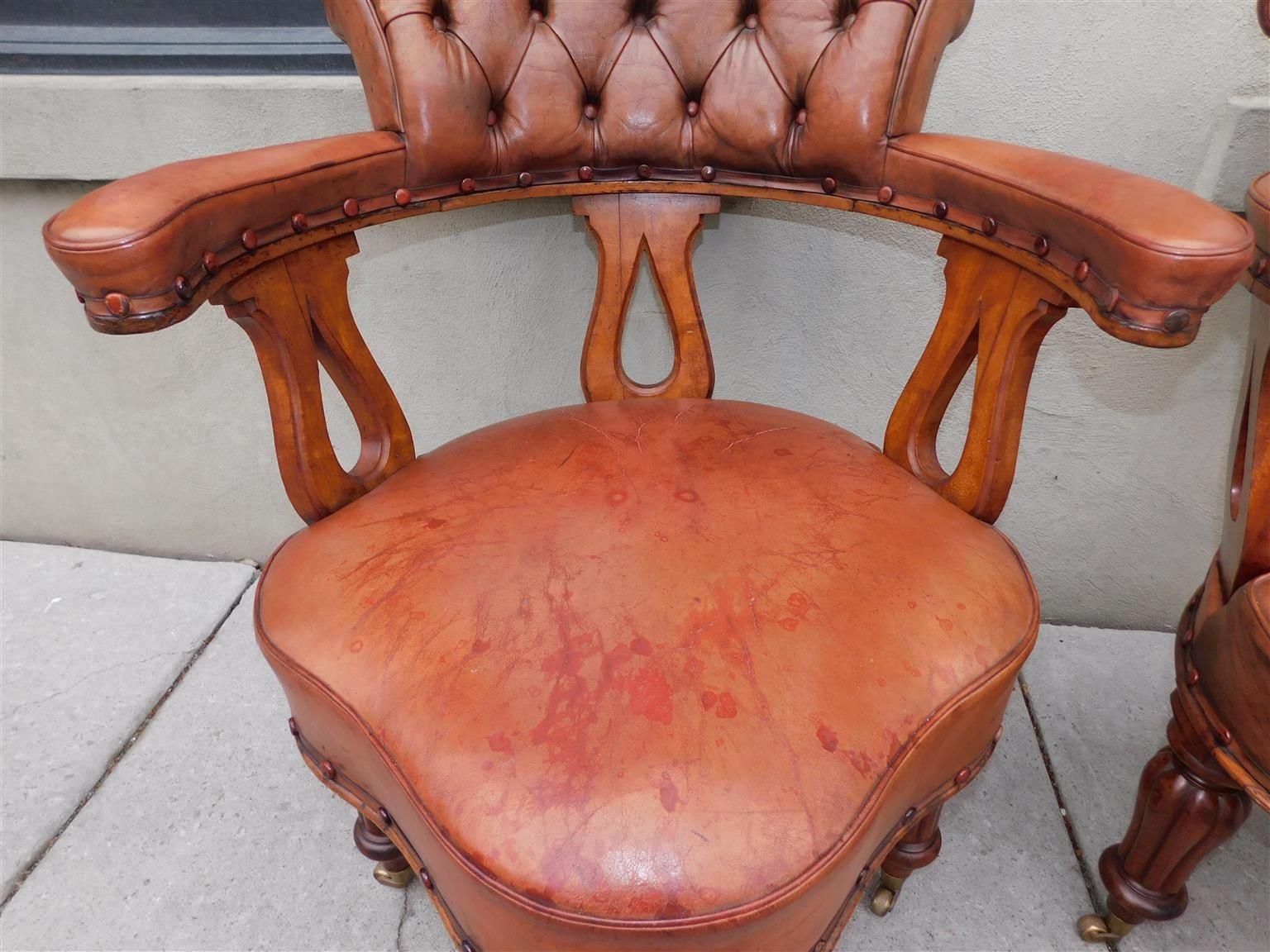 Coppia di poltrone inglesi Regency in mogano con rivestimento in pelle e gambe in giunco A.I.C. 1815 in vendita 1
