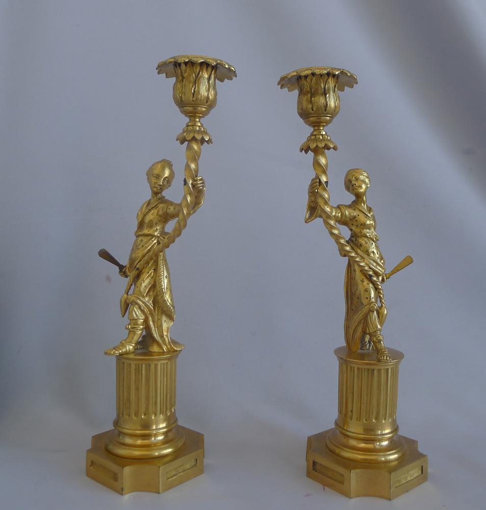 Pair of English Regency Ormolu Chinoiserie Candlesticks In Good Condition For Sale In London, GB