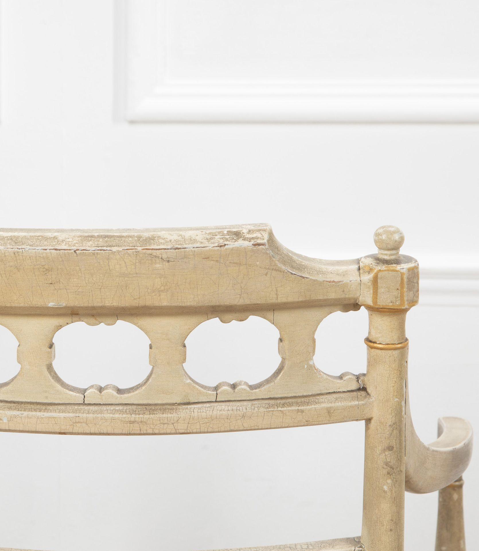 Pareja de sillones ingleses de la Regencia pintados en venta 2
