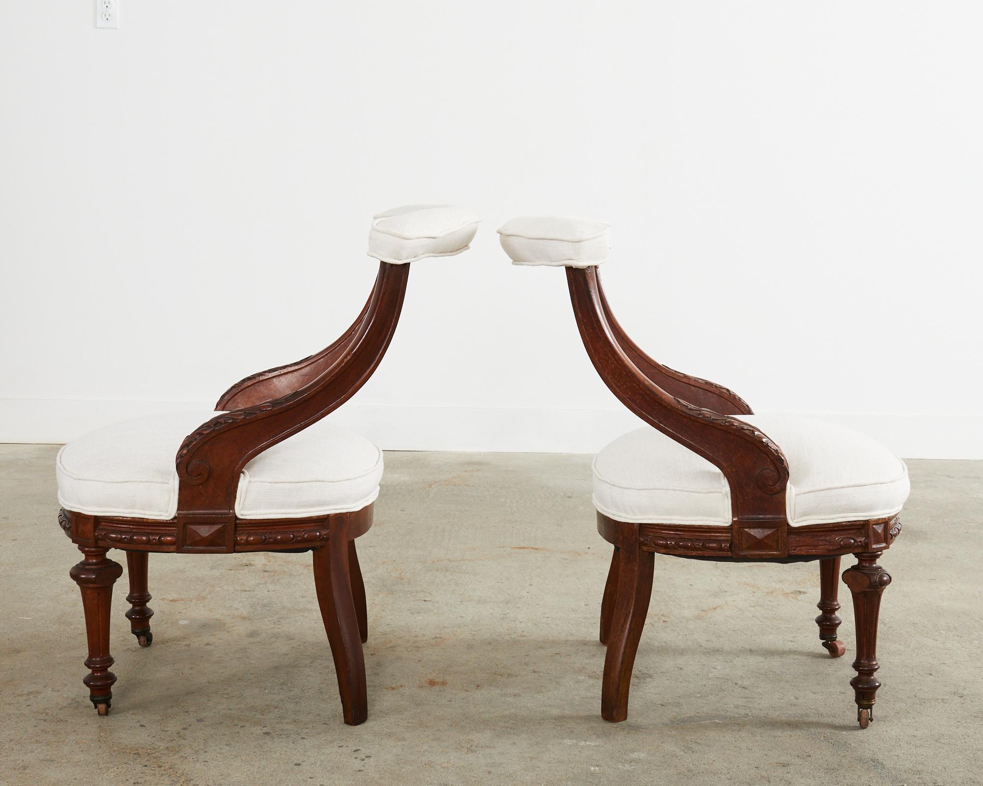 Pair of English Regency Period Mahogany Cock Fighting Chairs In Good Condition For Sale In Rio Vista, CA