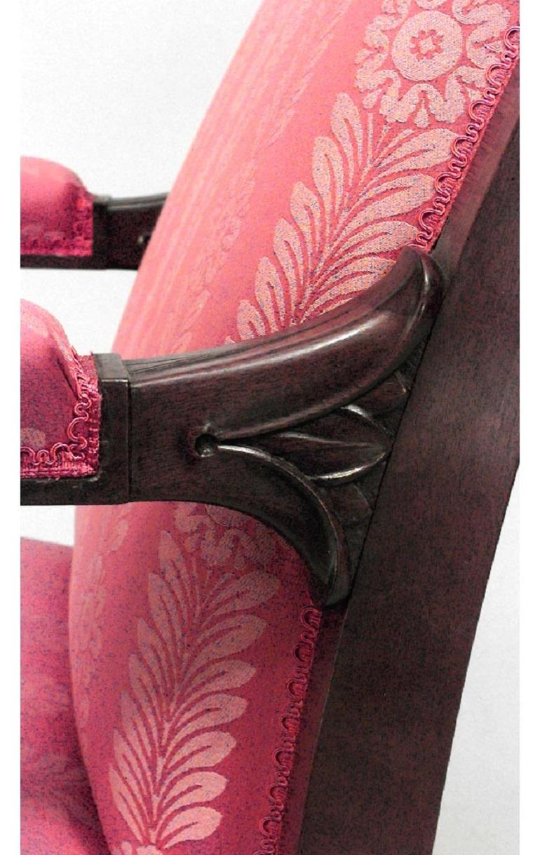 Paire de fauteuils rouges de style Régence anglaise en vente 1