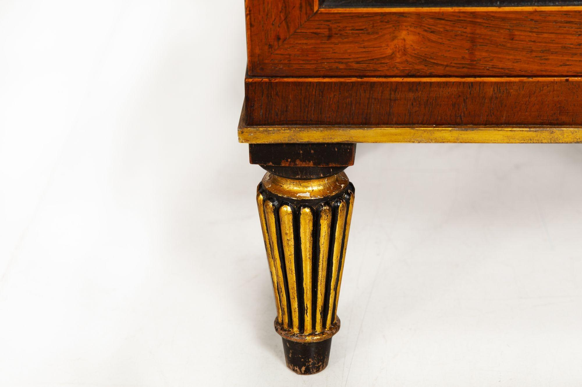 Coppia di armadi chiffoniers in legno di palissandro inglesi del 1810 ca. in vendita 6