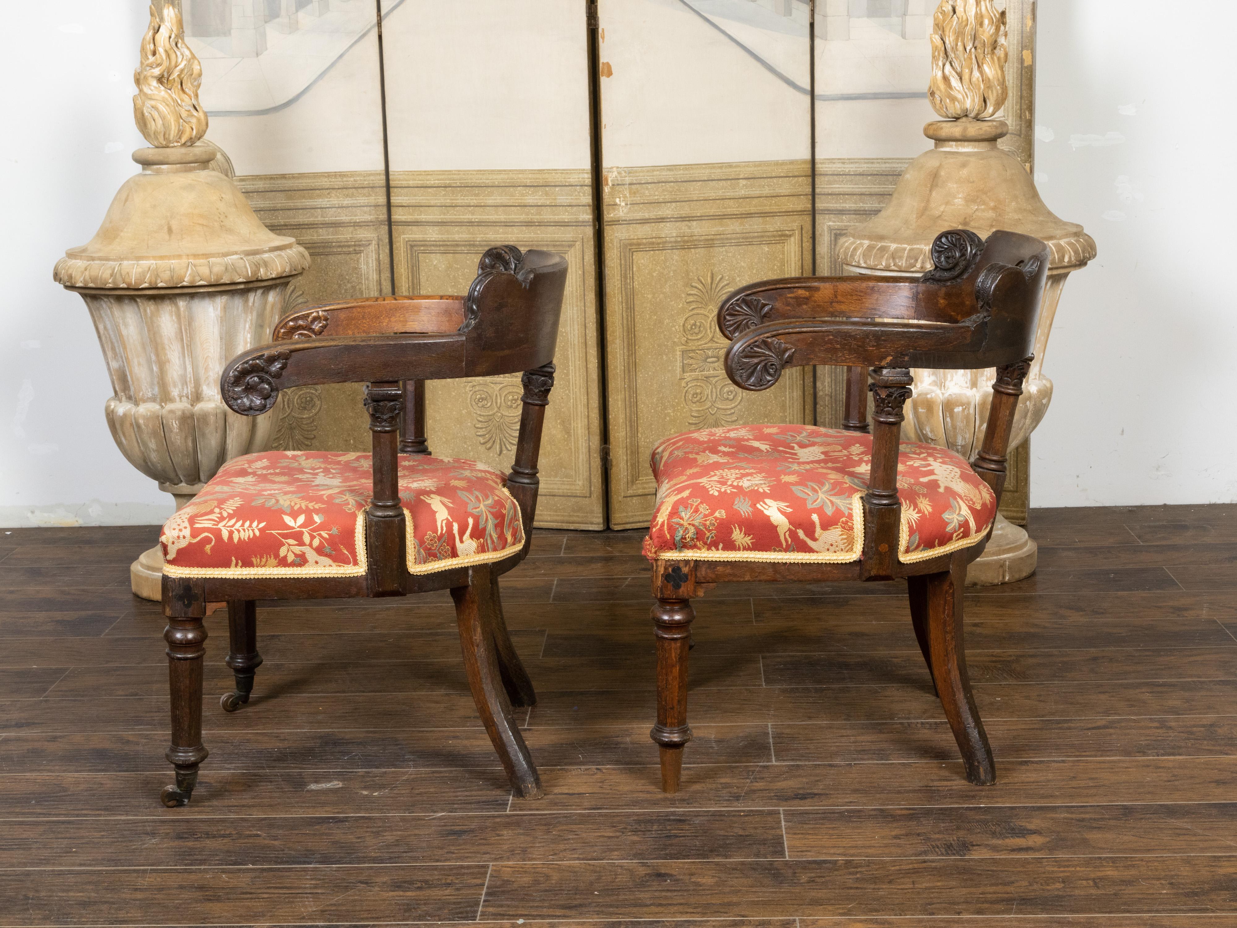 19th Century Pair of English Regency Style Carved Oak Klismos Chairs with Horseshoe Backs For Sale