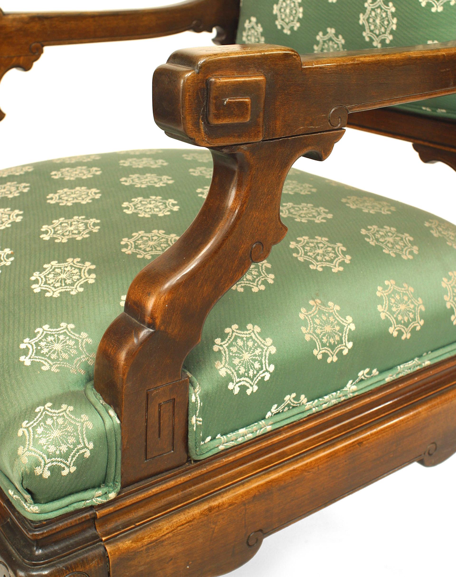 Coppia di poltrone imbottite Viotdot English Regency Chinoiserie in mogano verde in vendita 3