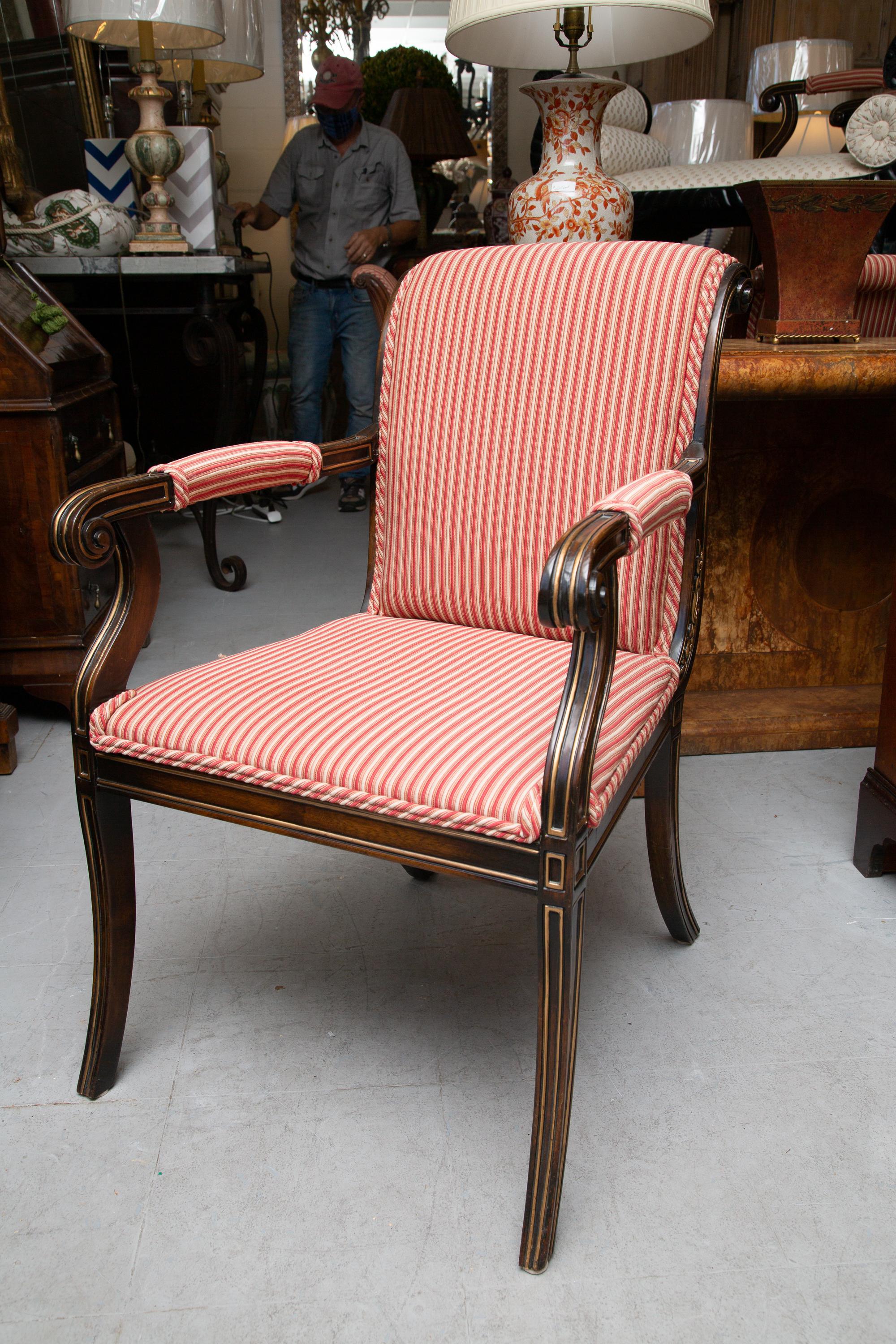 Pair of English Regency Style Mahogany and Parcel Gilt Klismos Armchairs For Sale 2