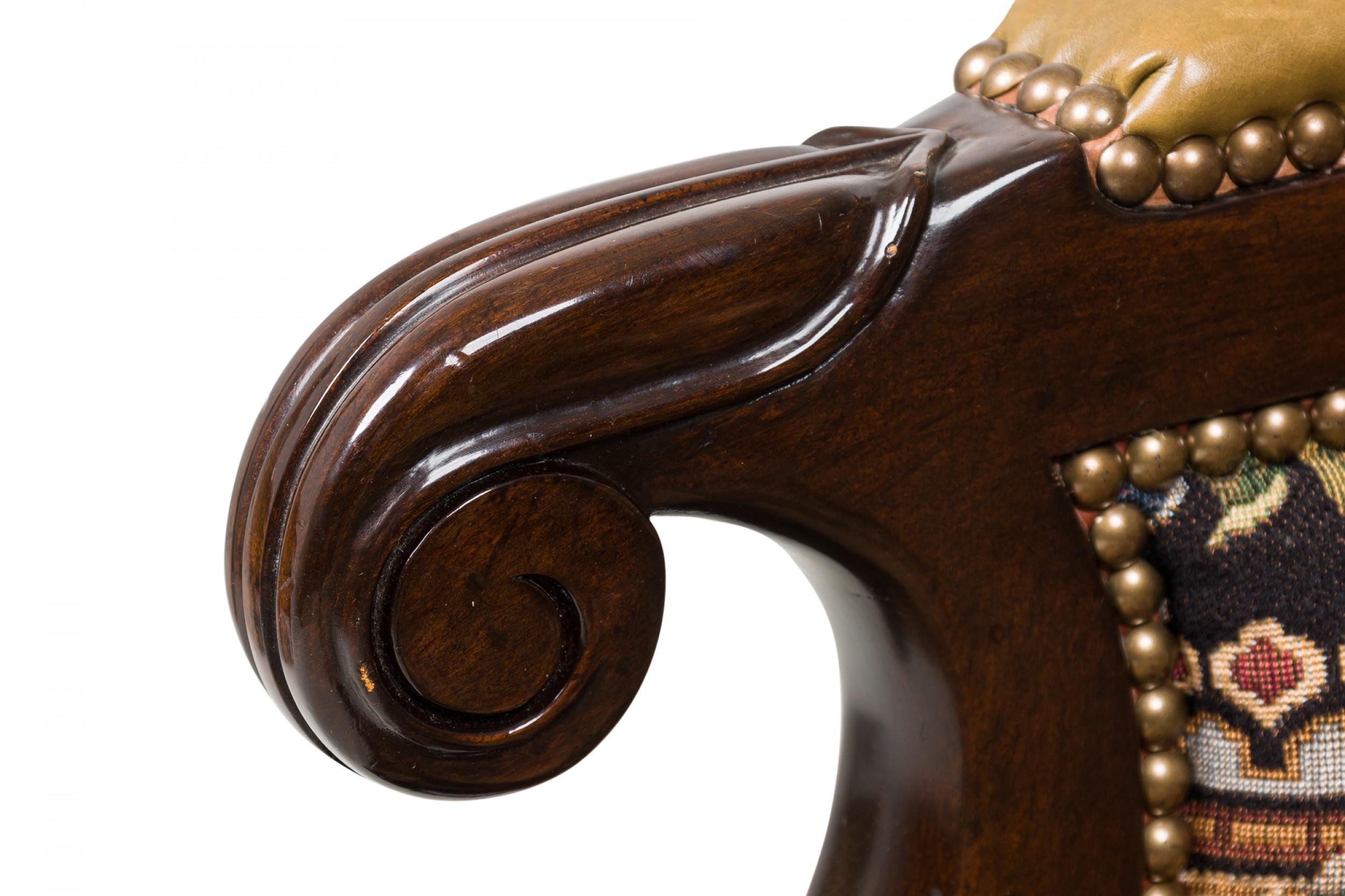 Coppia di bergeres imbottite in stile Regency inglese con tessuto ad arazzo in vendita 4