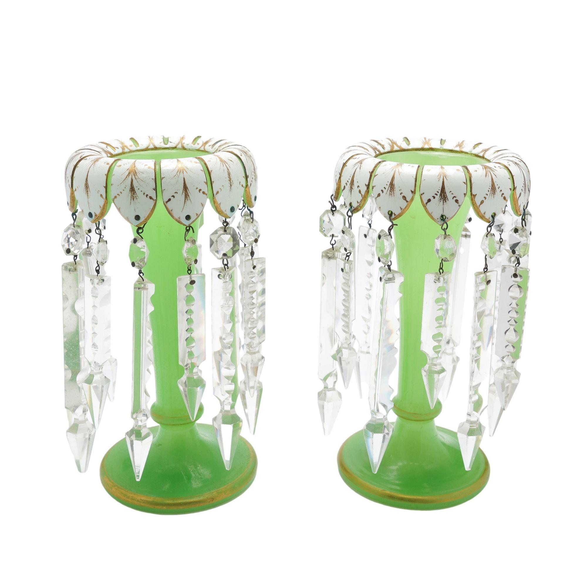 Paar englische Regency-Glasvasen in Trompetenform mit Lüstern, um 1830 (Britisch) im Angebot