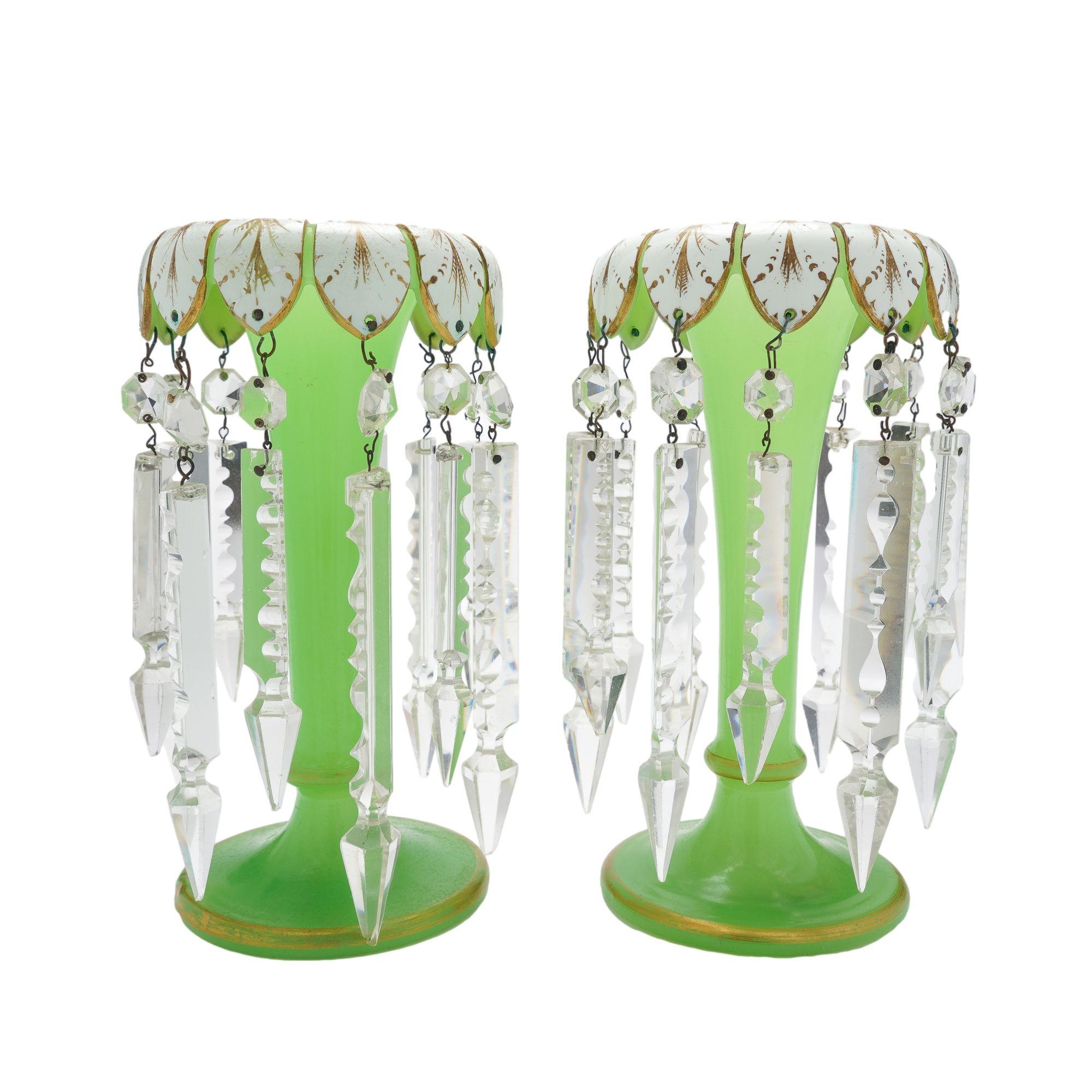 Paar englische Regency-Glasvasen in Trompetenform mit Lüstern, um 1830 im Zustand „Gut“ im Angebot in Kenilworth, IL