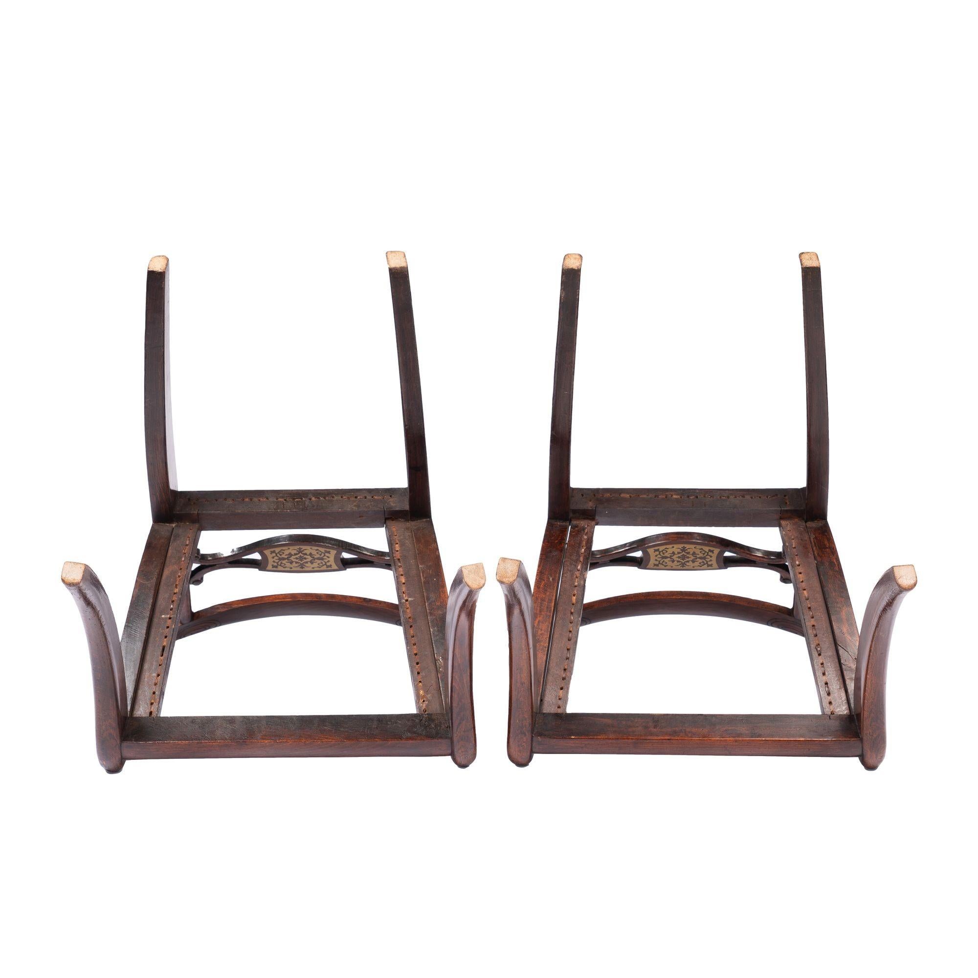 Paar englische Regency-Beistellstühle mit gepolsterten Sesseln und Sessel ohne Armlehne, 1815 im Angebot 8