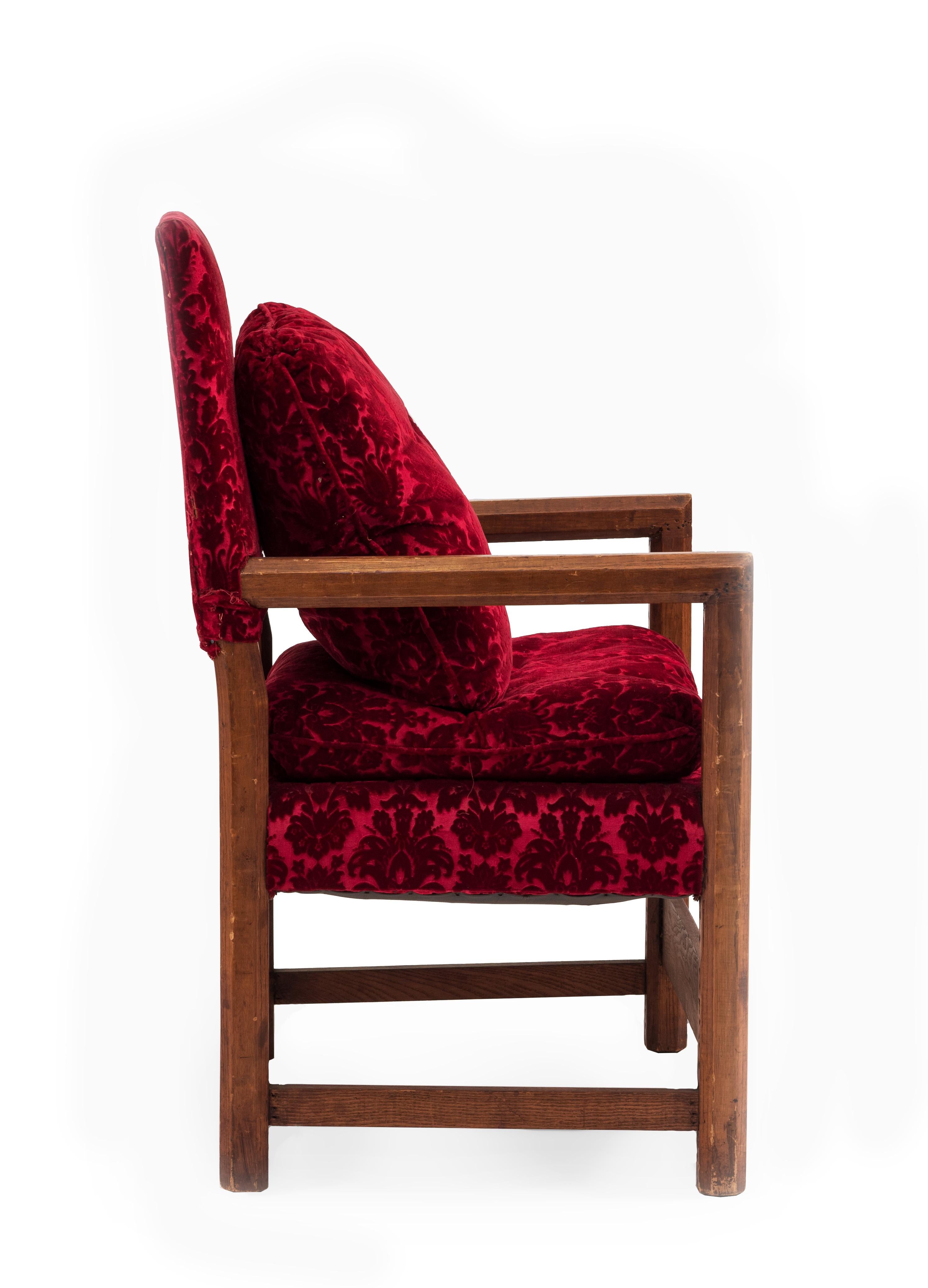 20th Century Pair of English Renaissance Oak and Red Velvet Armchairs For Sale