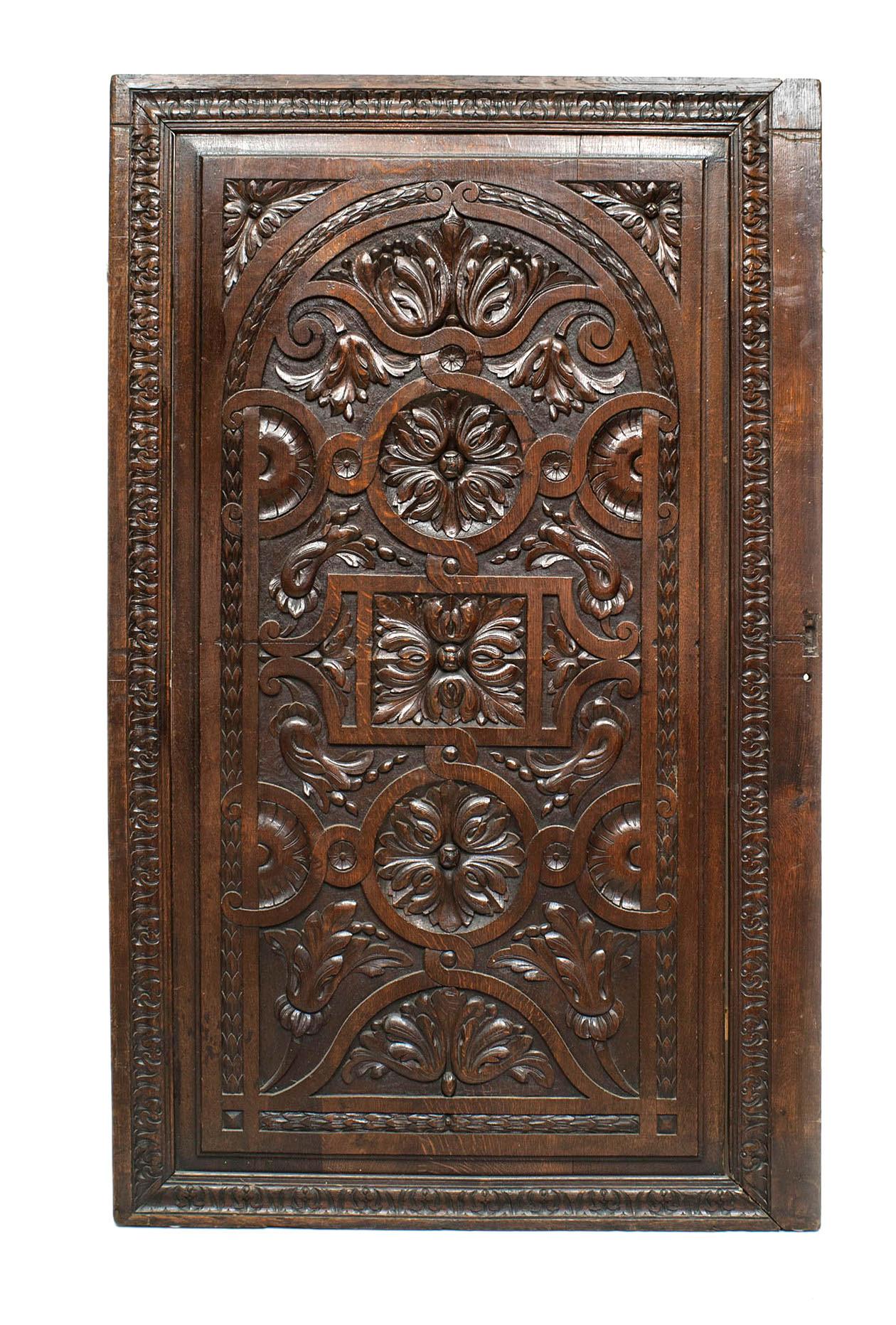 Hand-Carved Pair of English Renaissance Style Carved Walnut Panels For Sale