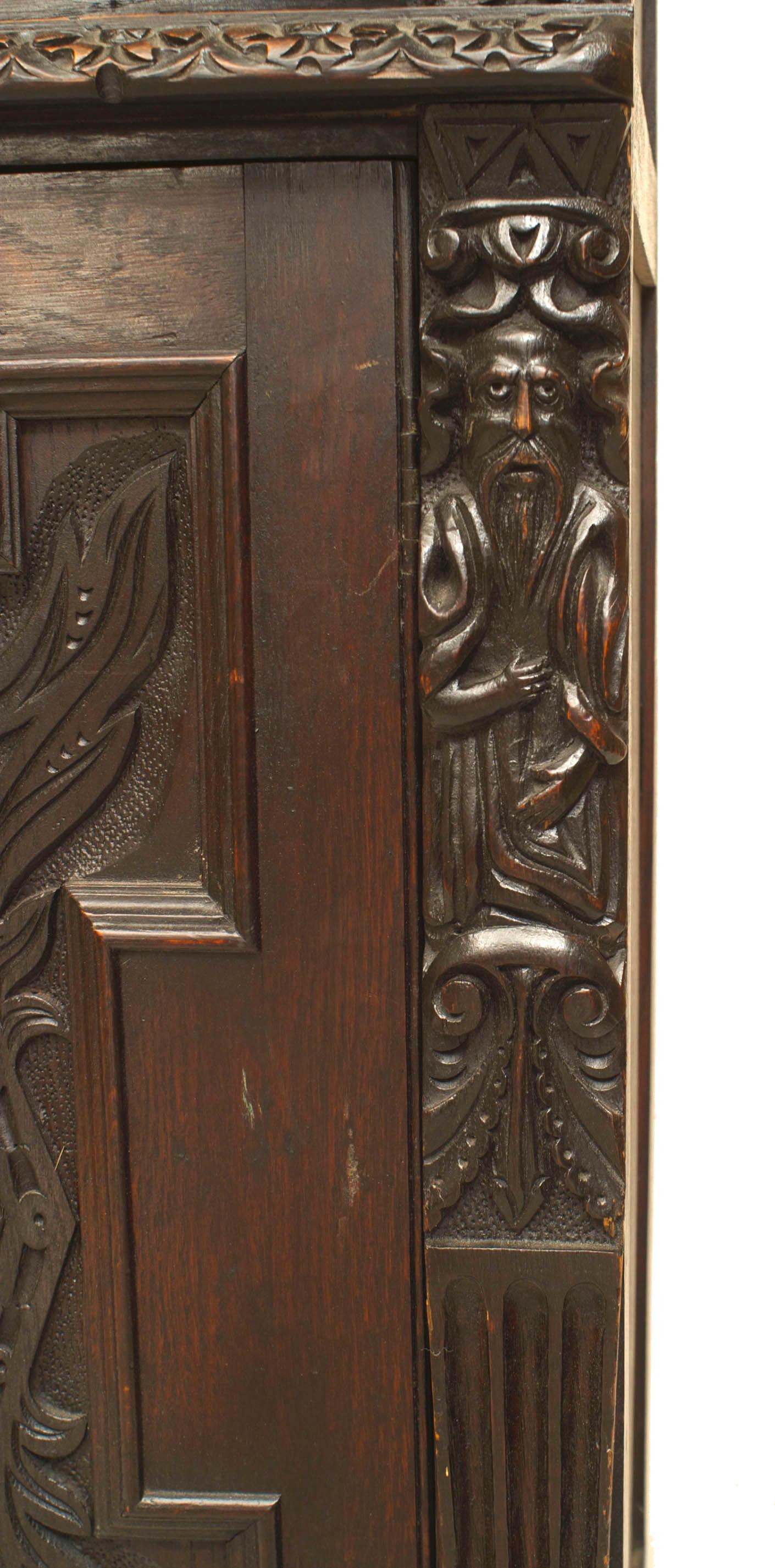 Paire d'armoires en chêne teinté de la Renaissance anglaise Bon état - En vente à New York, NY